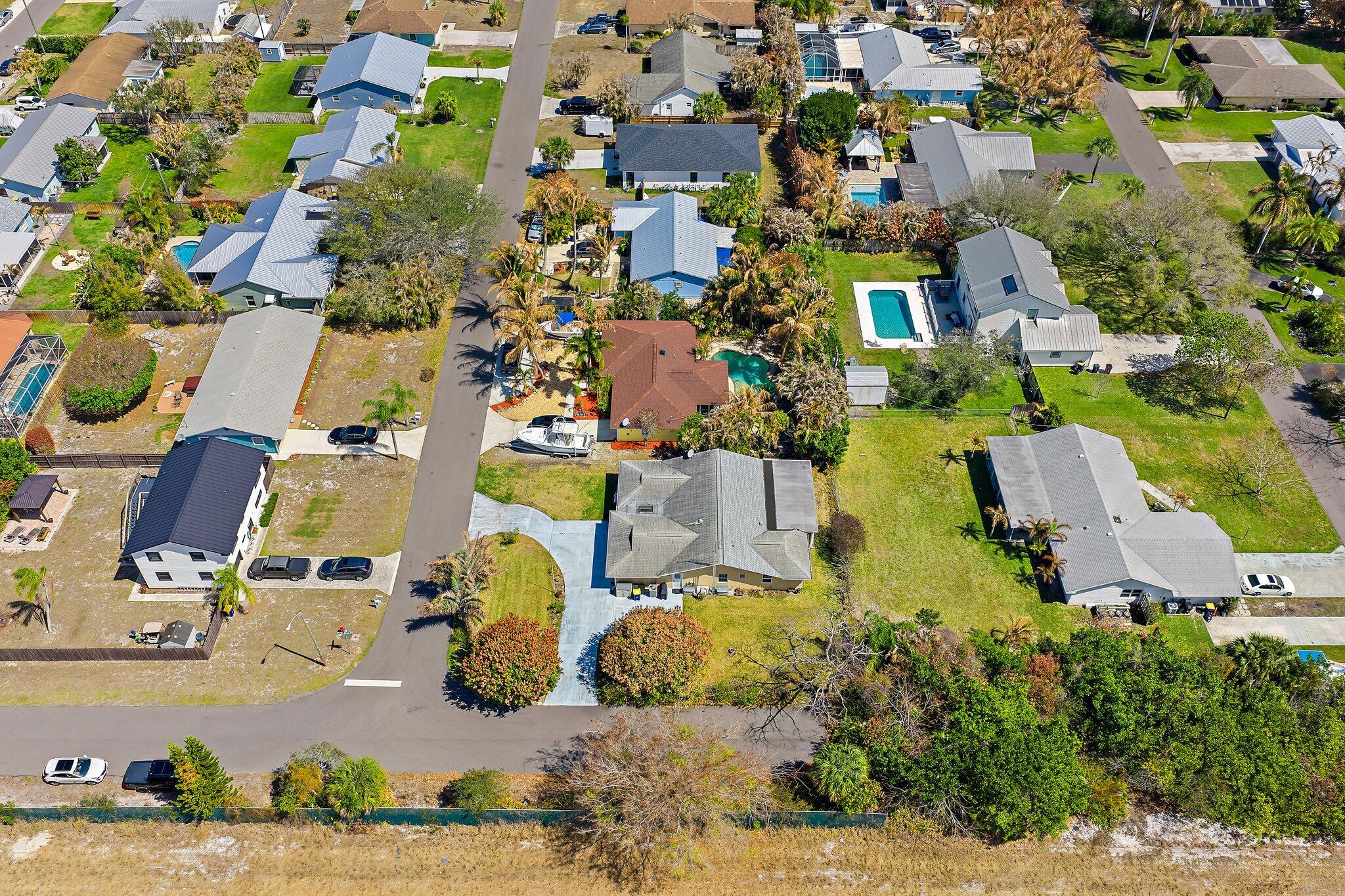 HOBE SOUND ESTATES - Residential