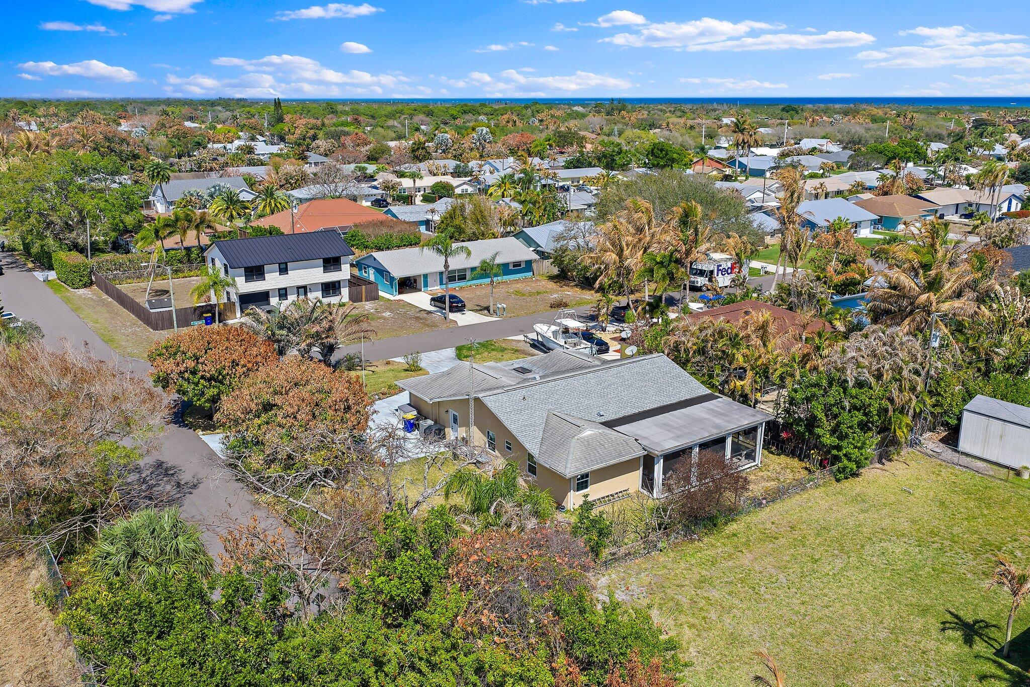HOBE SOUND ESTATES - Residential