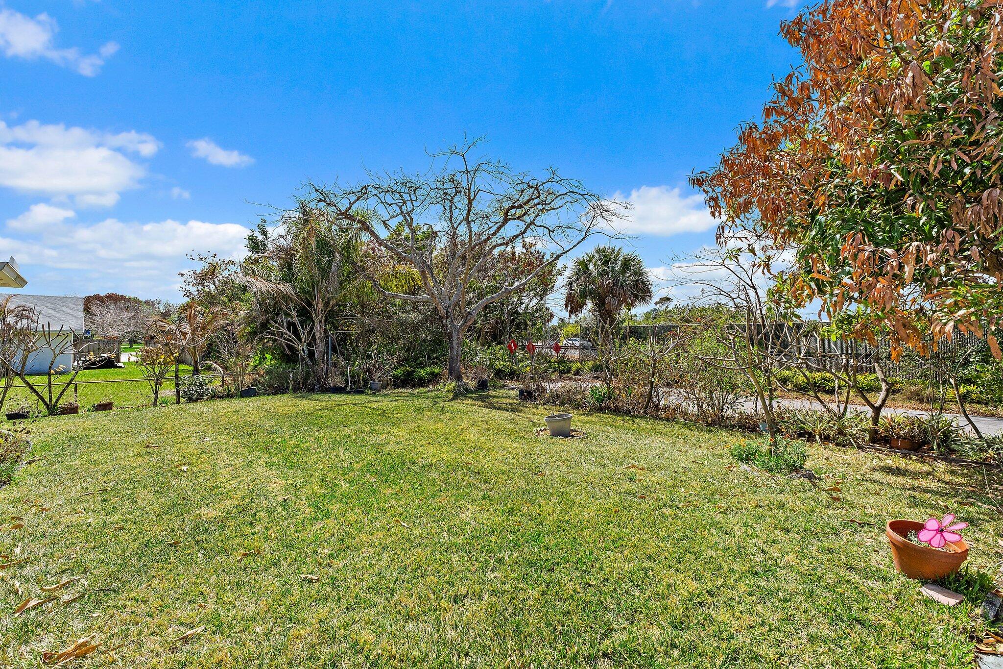 HOBE SOUND ESTATES - Residential