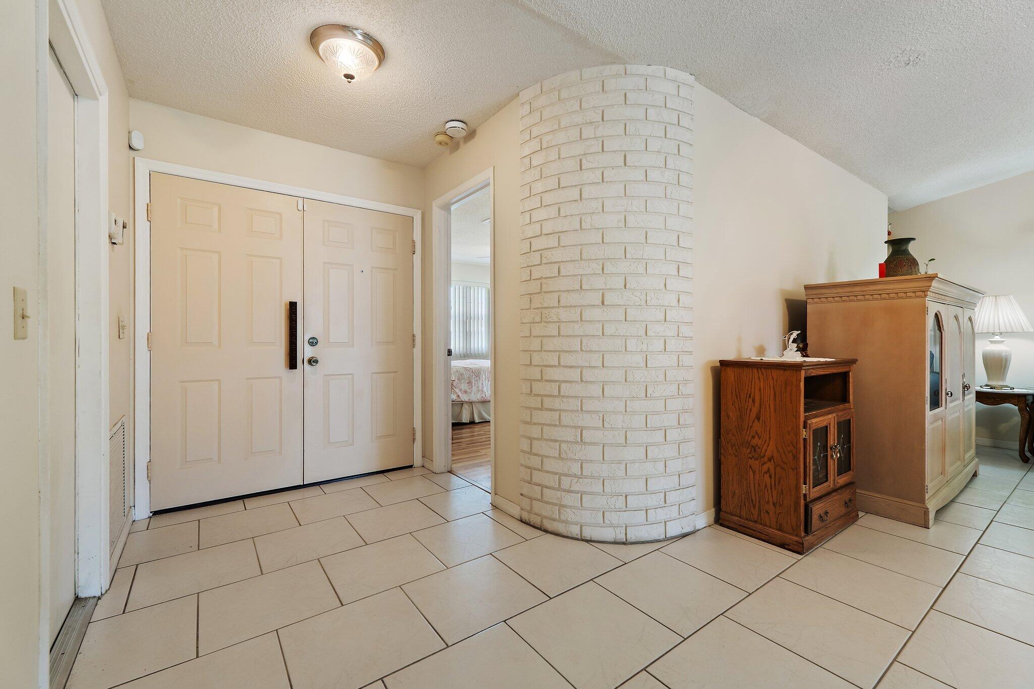 HOBE SOUND ESTATES - Residential