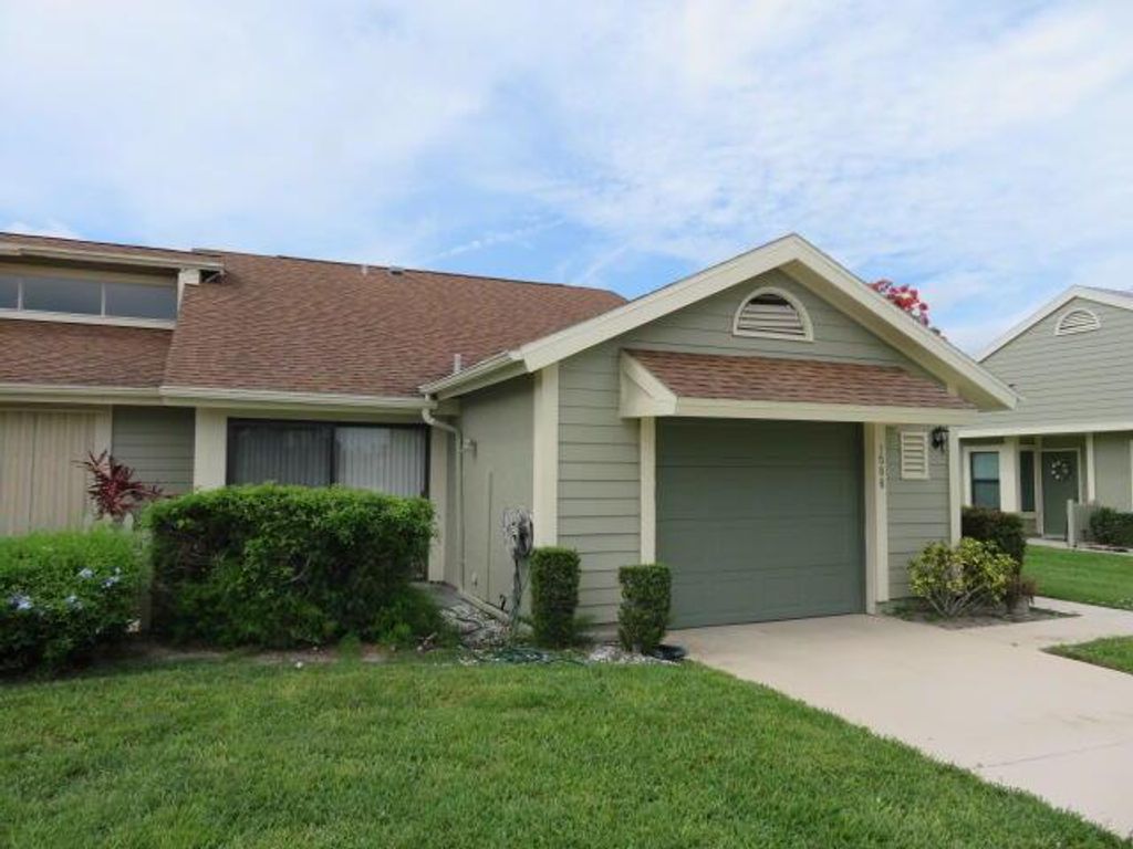 Photo of 1566 SE Dewberry Court, Port St Lucie, FL 34952 (MLS # R10897524)