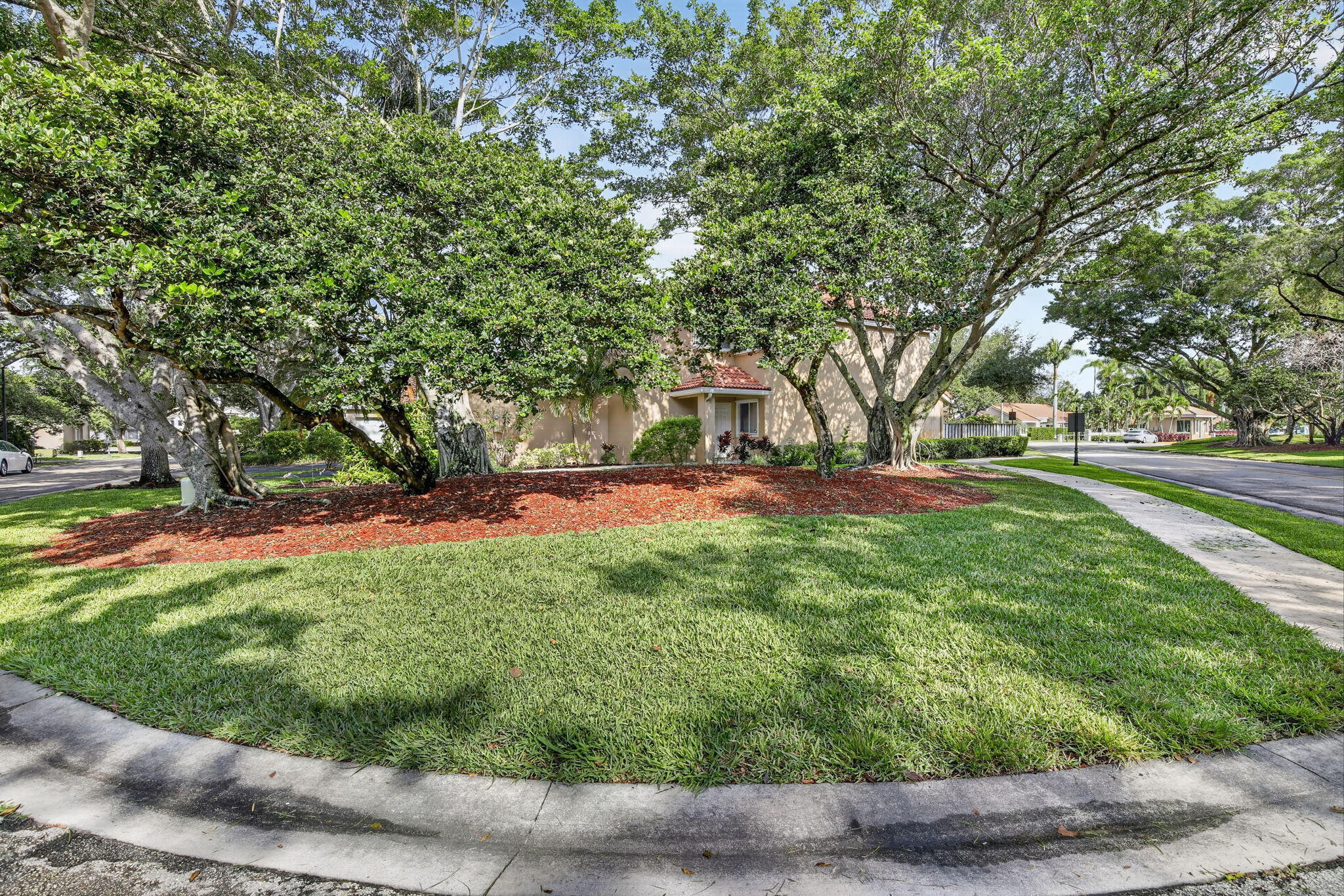 CENTRAL PARK LAKE - Residential