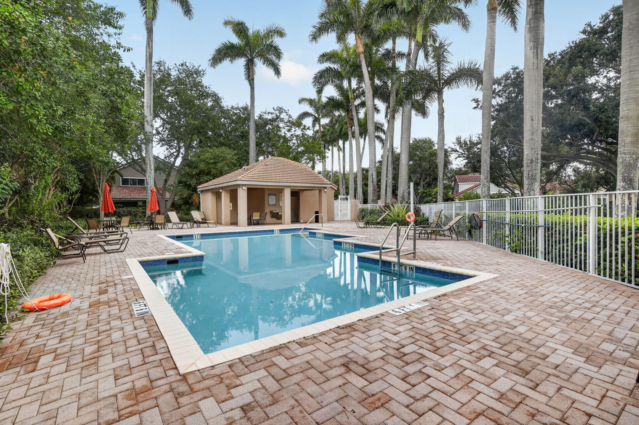 CENTRAL PARK LAKE - Residential