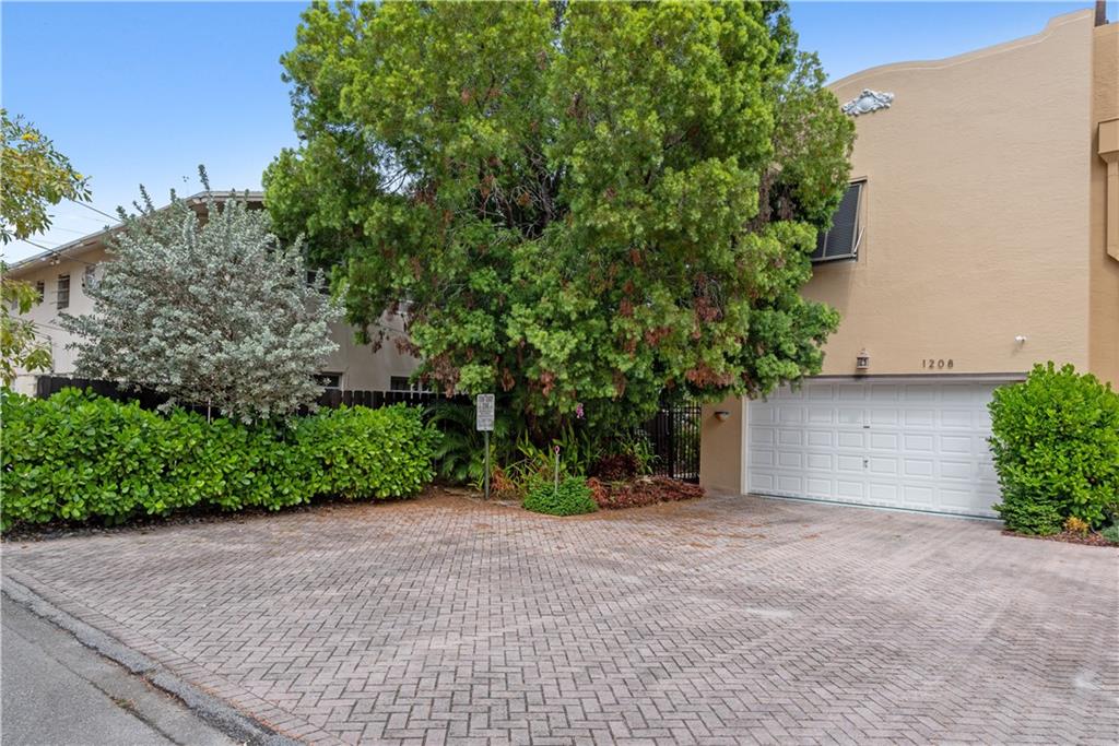 Colee's IV Townhomes - Residential