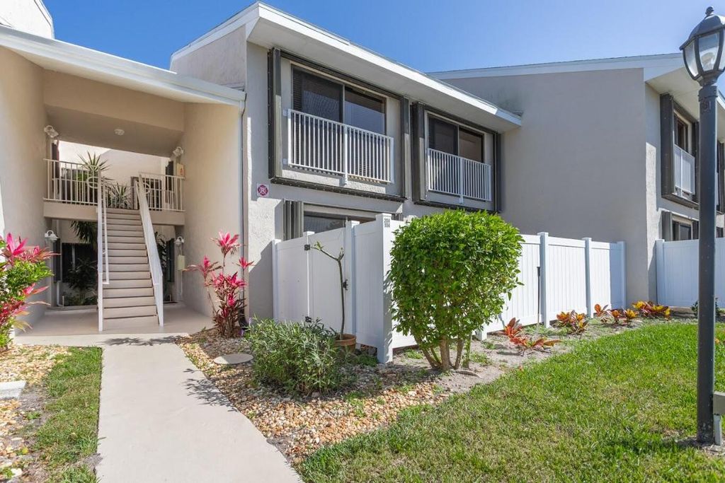 Photo of 3212 S Lakeview Circle #10104, Fort Pierce, FL 34949 (MLS # R11063957)