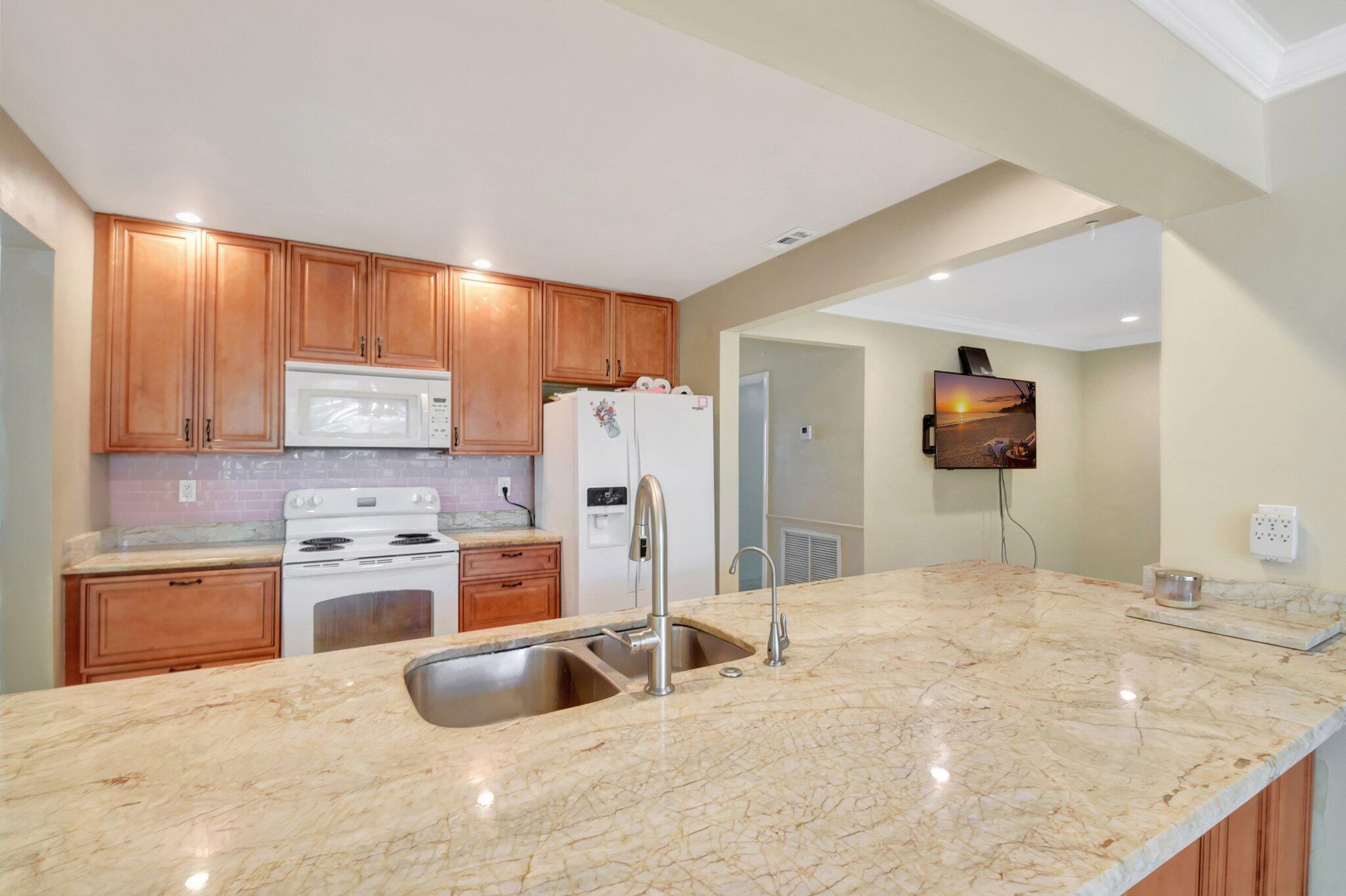 EASTWOOD OF WELLINGTON 2 - Residential
