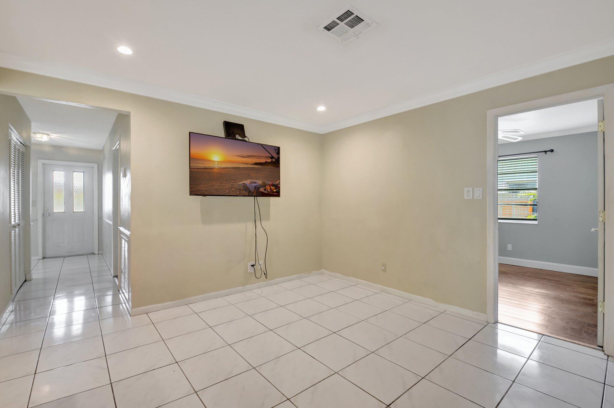 EASTWOOD OF WELLINGTON 2 - Residential