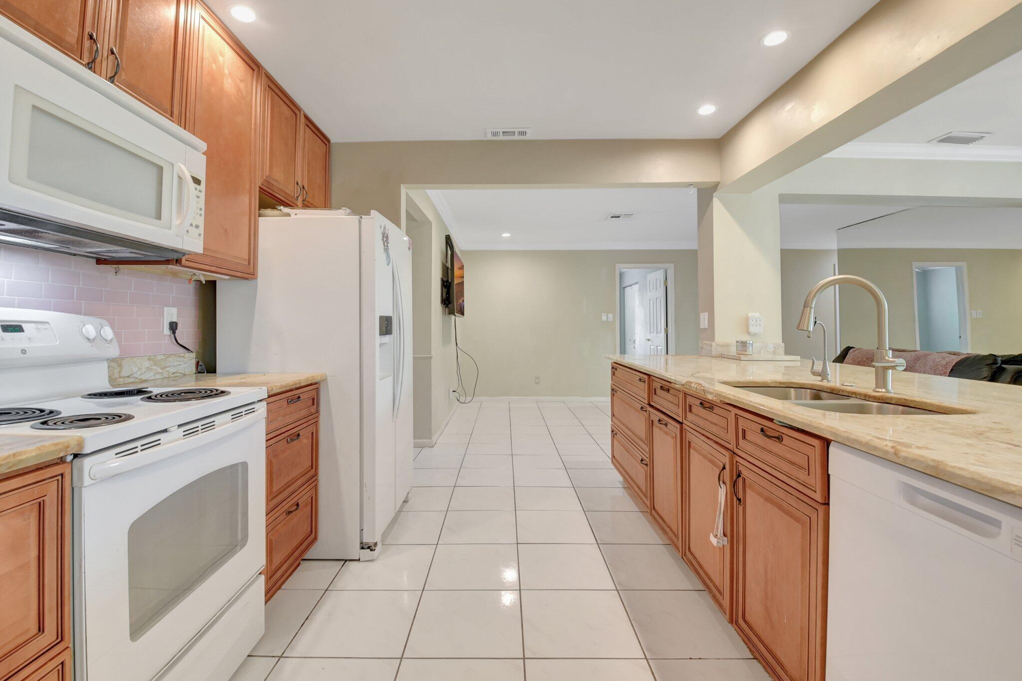 EASTWOOD OF WELLINGTON 2 - Residential