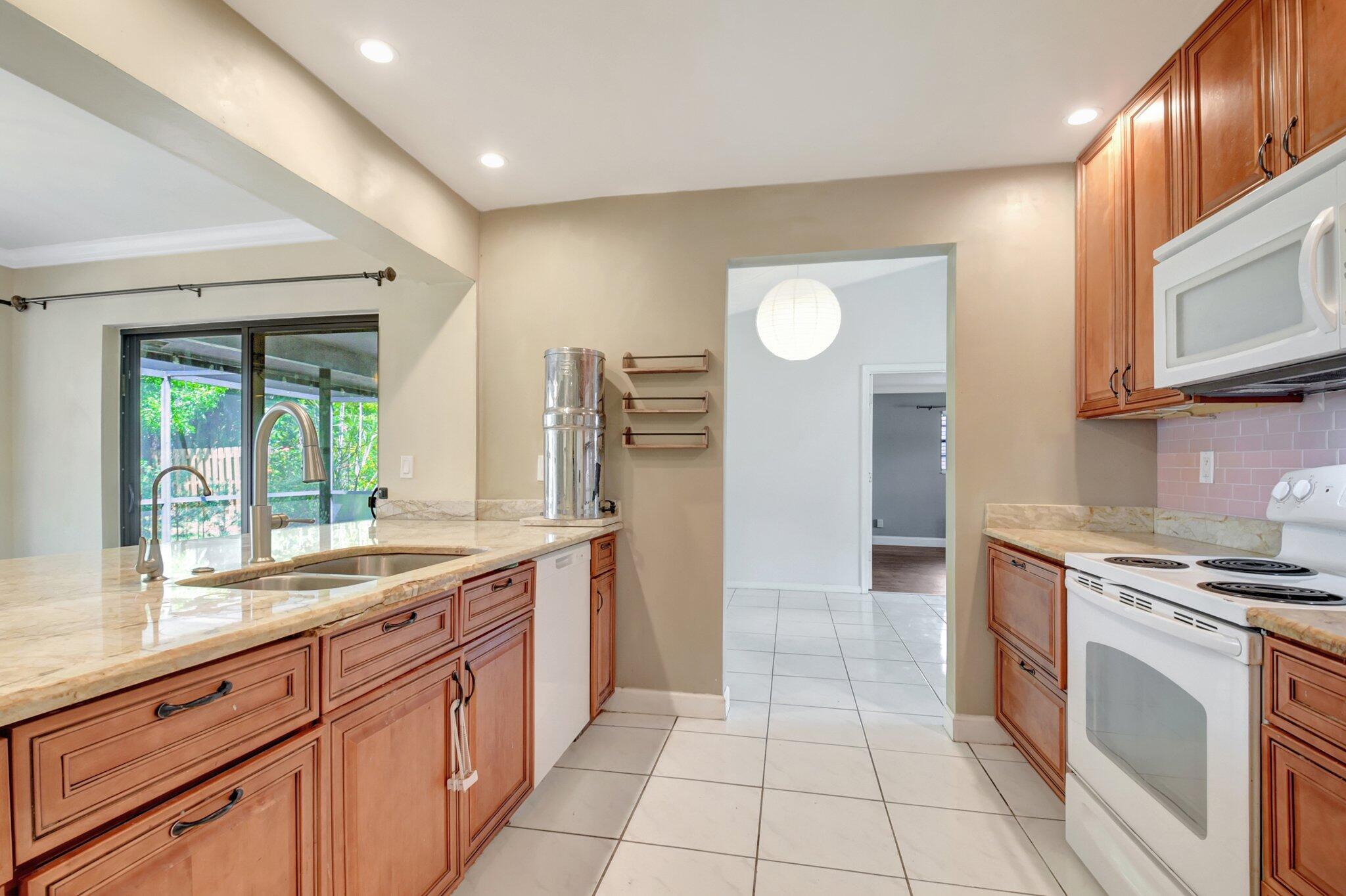 EASTWOOD OF WELLINGTON 2 - Residential