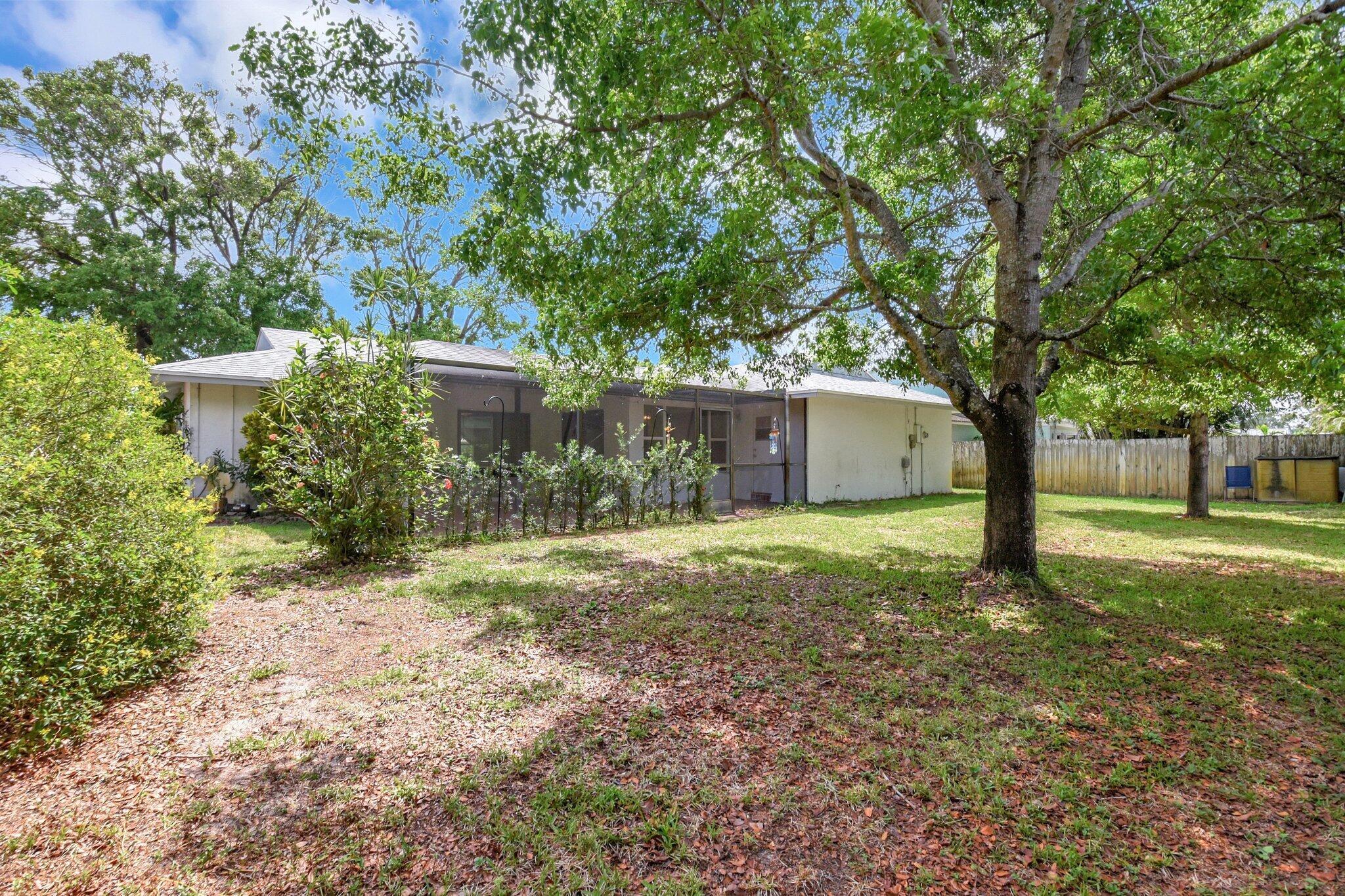 EASTWOOD OF WELLINGTON 2 - Residential