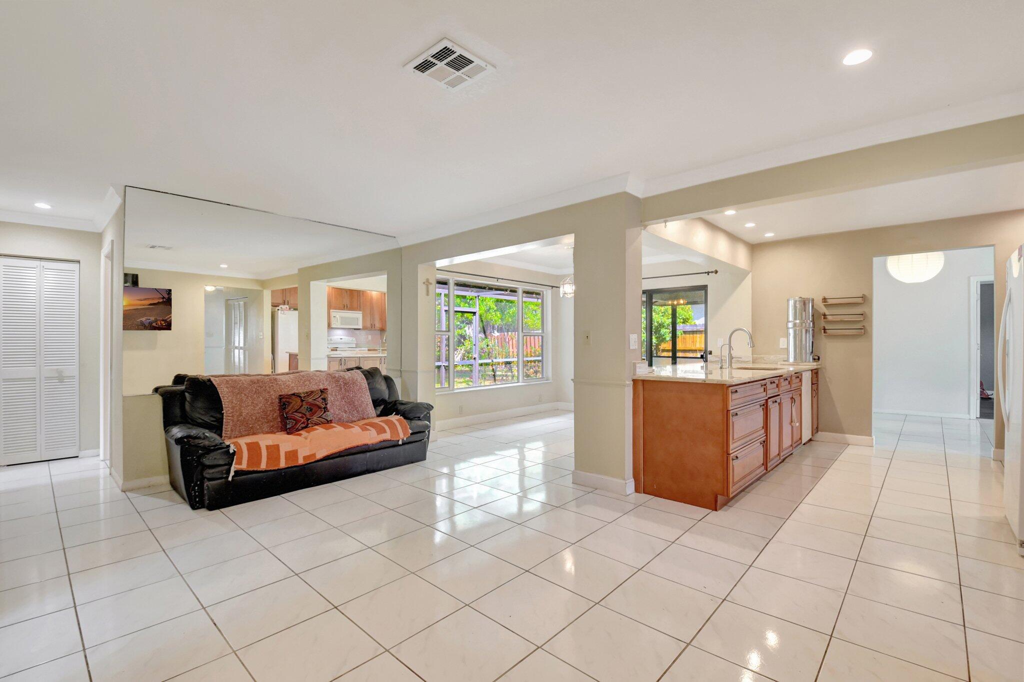 EASTWOOD OF WELLINGTON 2 - Residential