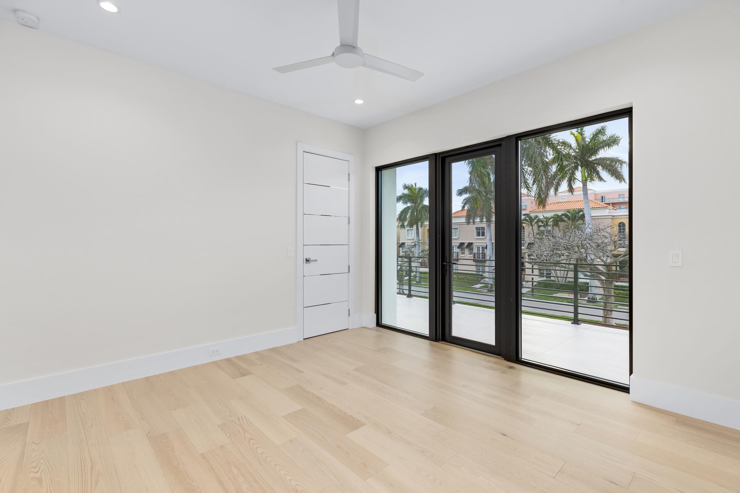 BOCA VILLAS - Residential