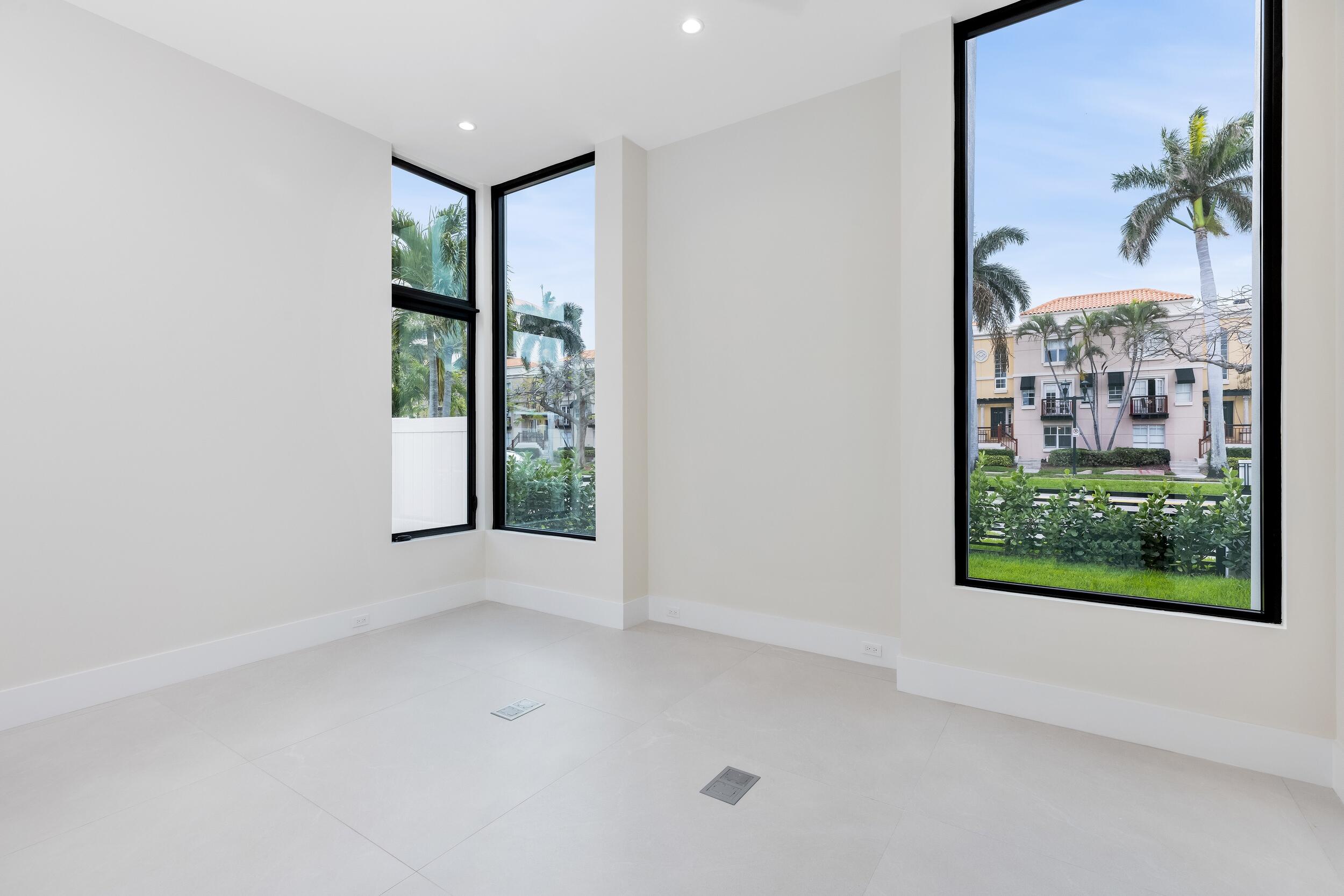 BOCA VILLAS - Residential