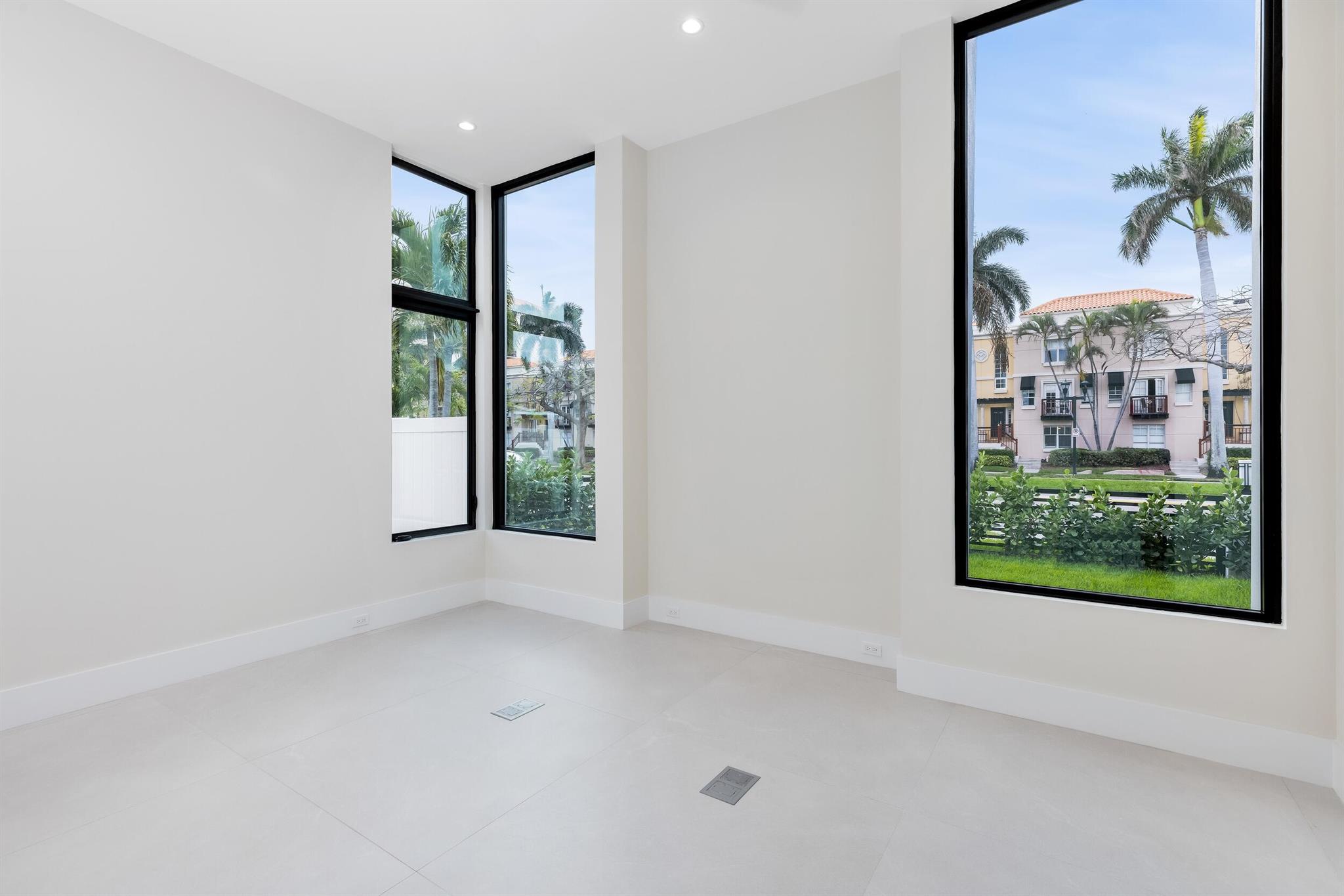 BOCA VILLAS - Residential