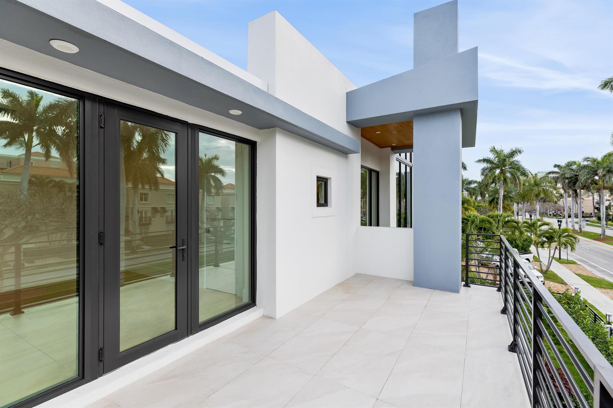 BOCA VILLAS - Residential