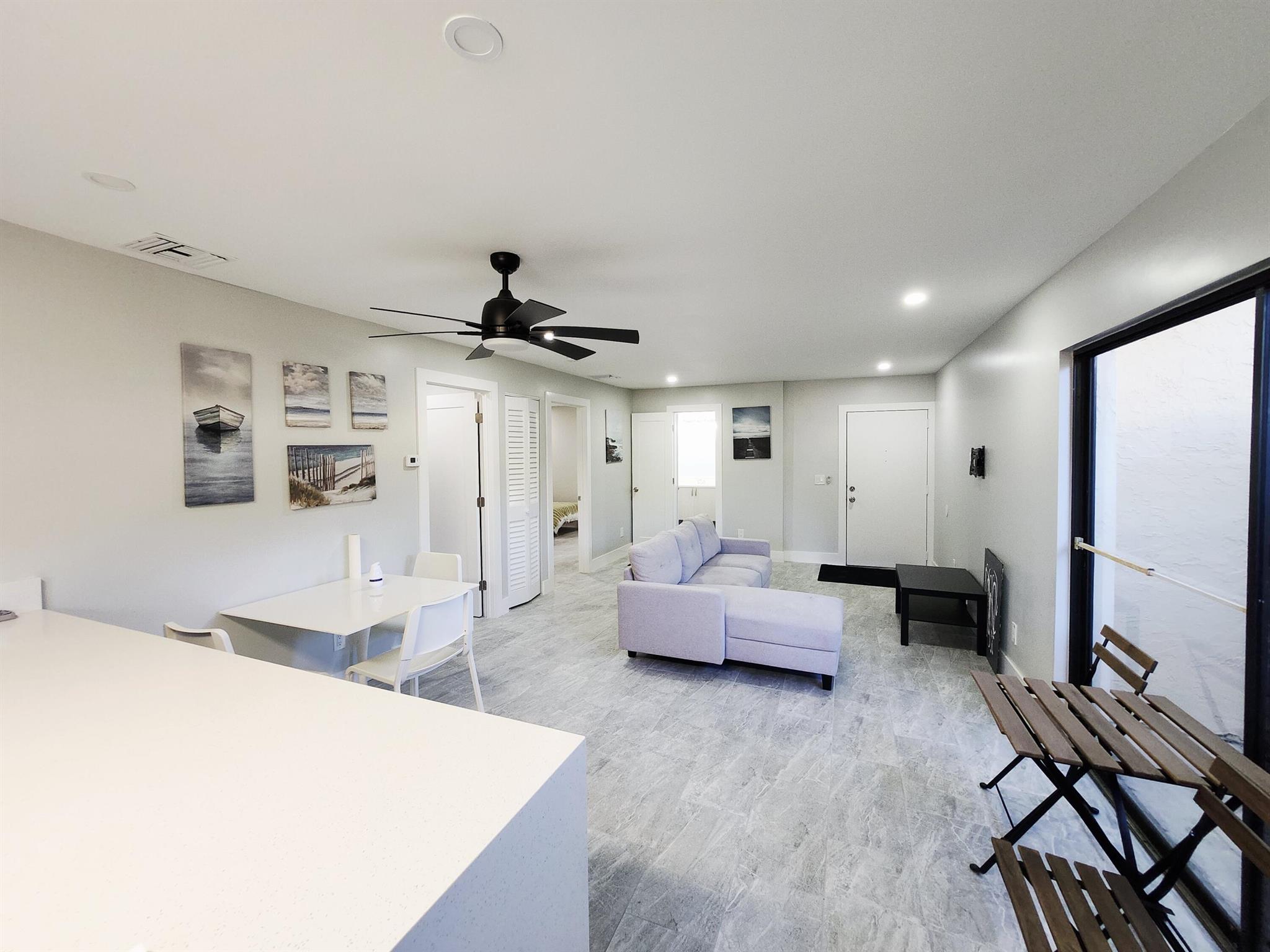 ISLAND HOUSE CONDOMINIUM - Residential