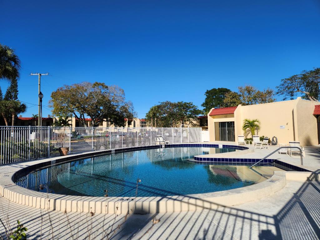 ISLAND HOUSE CONDOMINIUM PHASE III (BLDG VIII) - Residential