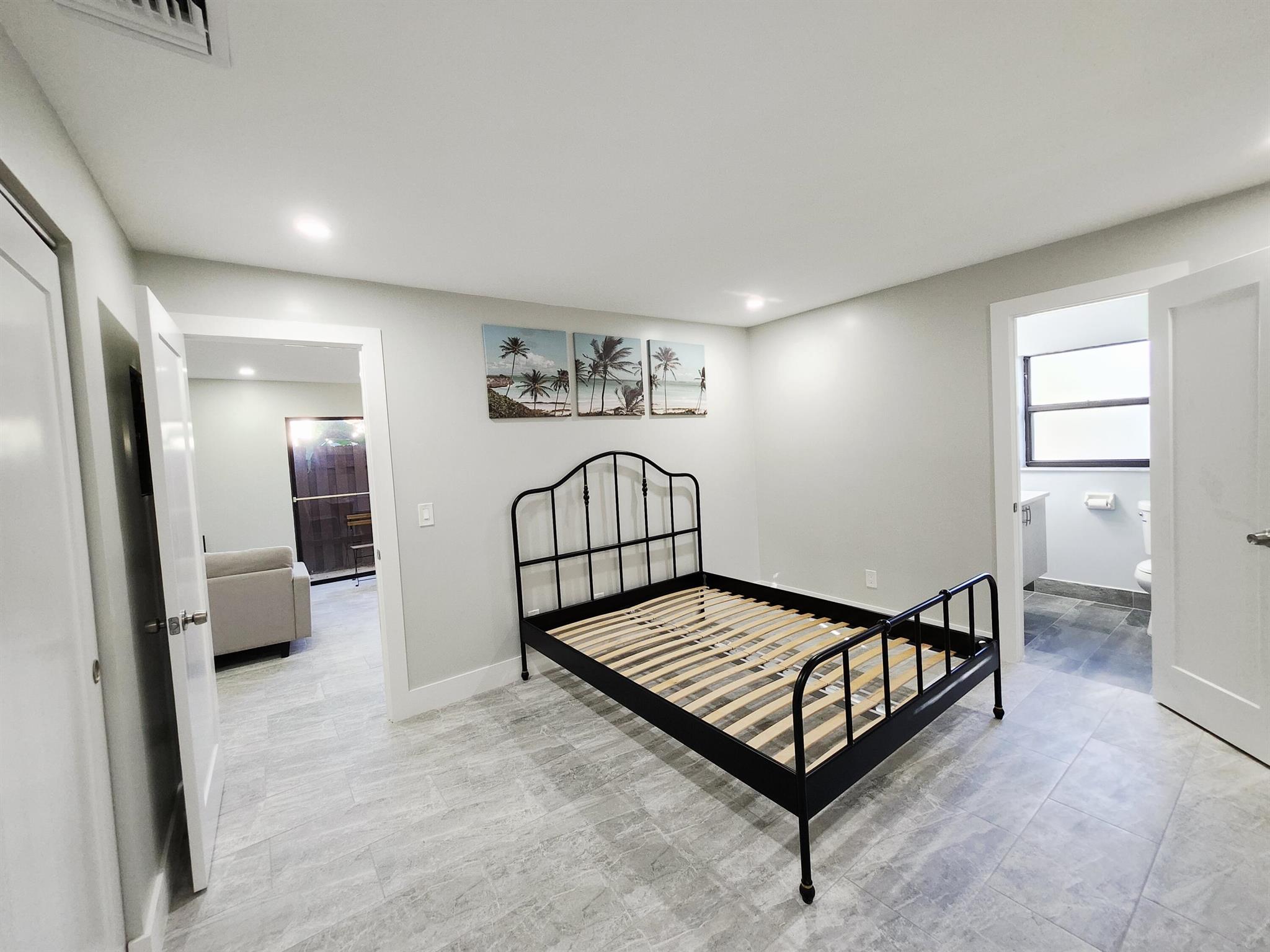 ISLAND HOUSE CONDOMINIUM - Residential