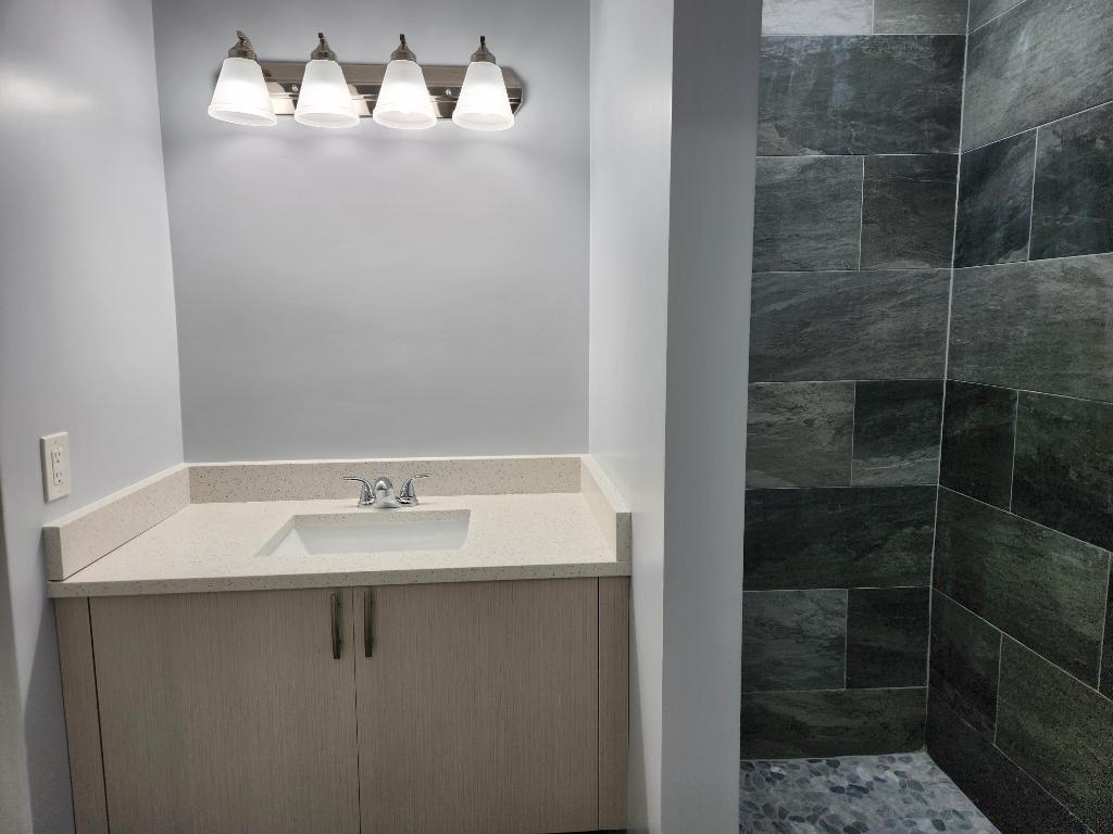 ISLAND HOUSE CONDOMINIUM PHASE III (BLDG VIII) - Residential