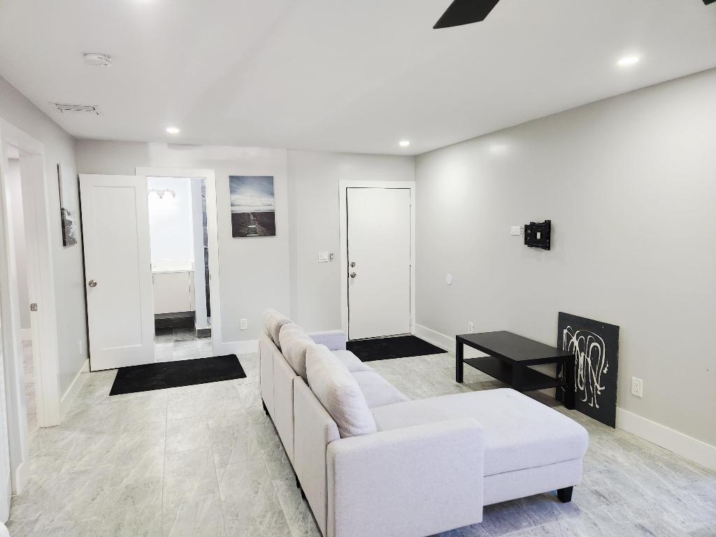 ISLAND HOUSE CONDOMINIUM PHASE III (BLDG VIII) - Residential