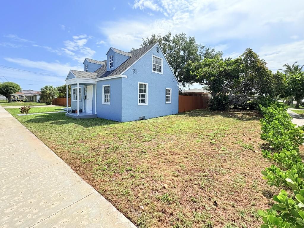 Photo of 307 4th Street, Lake Park, FL 33403 (MLS # R11096013)