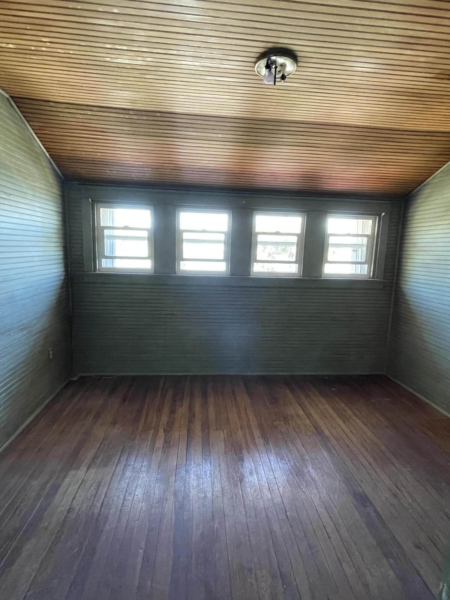 METES AND BOUNDS - Residential