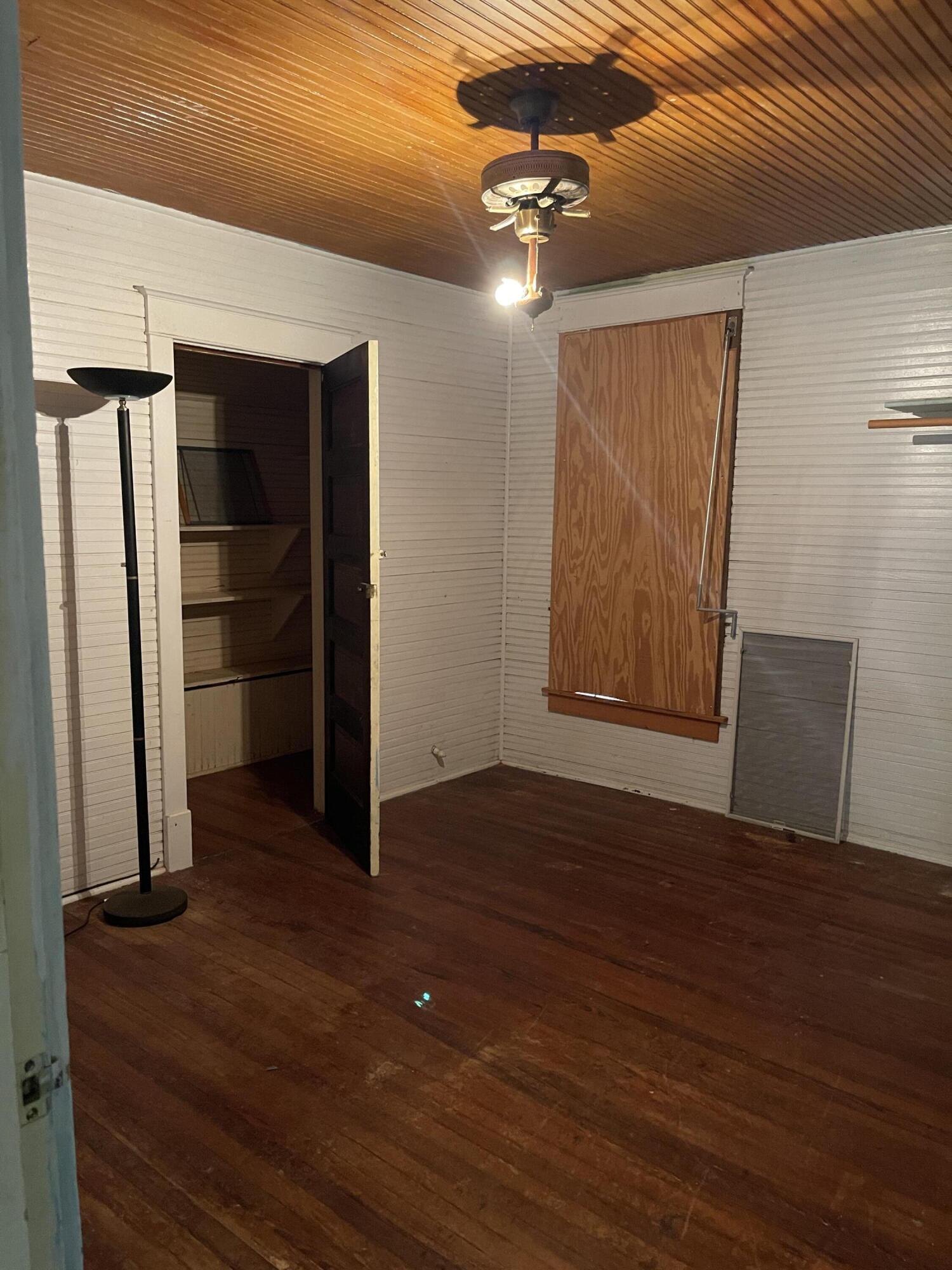 METES AND BOUNDS - Residential