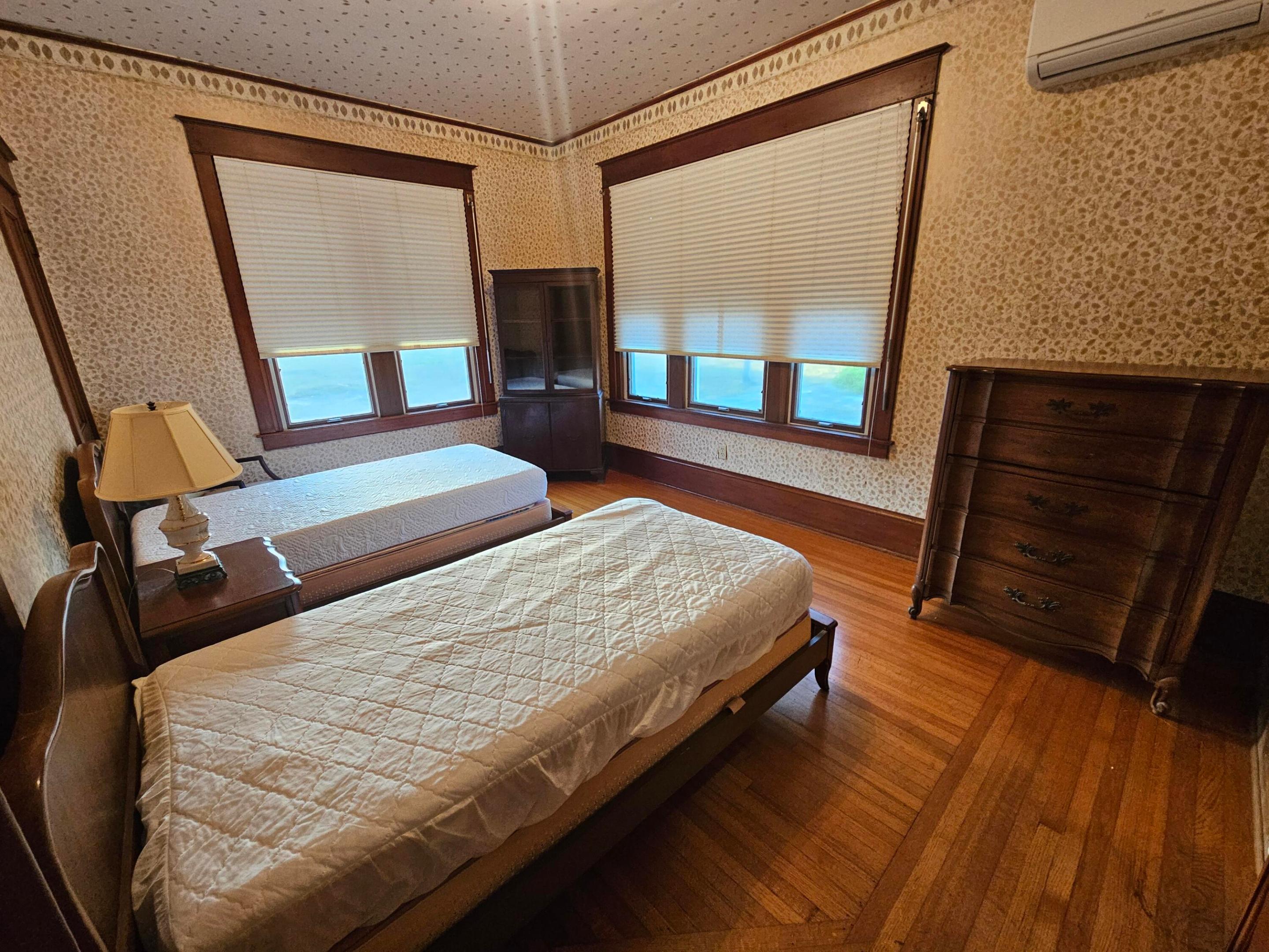 METES AND BOUNDS - Residential