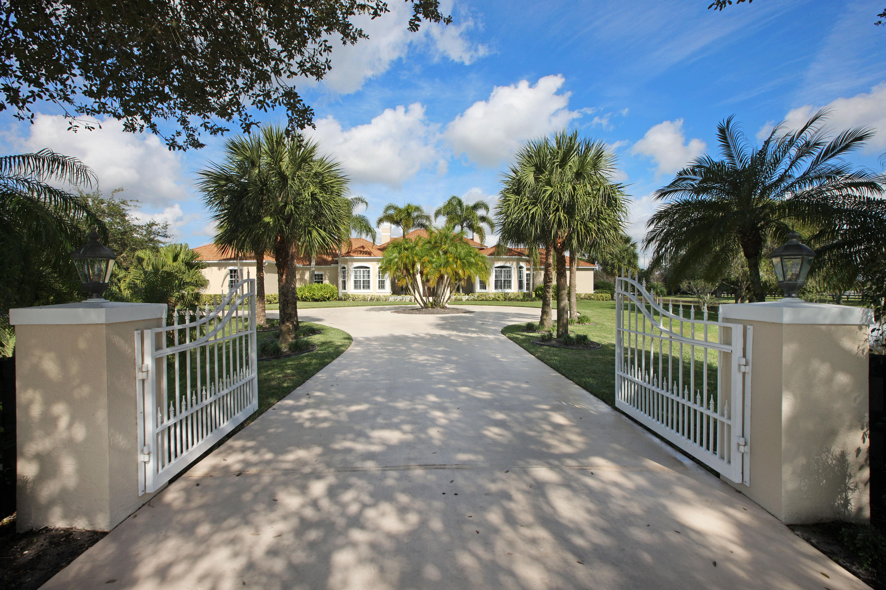 PALM BEACH POINT - Residential