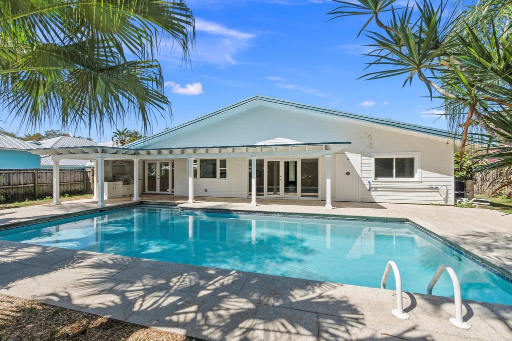 Photo of 4590 SE Glenridge Trail, Stuart, FL 34997 (MLS # R11096075)