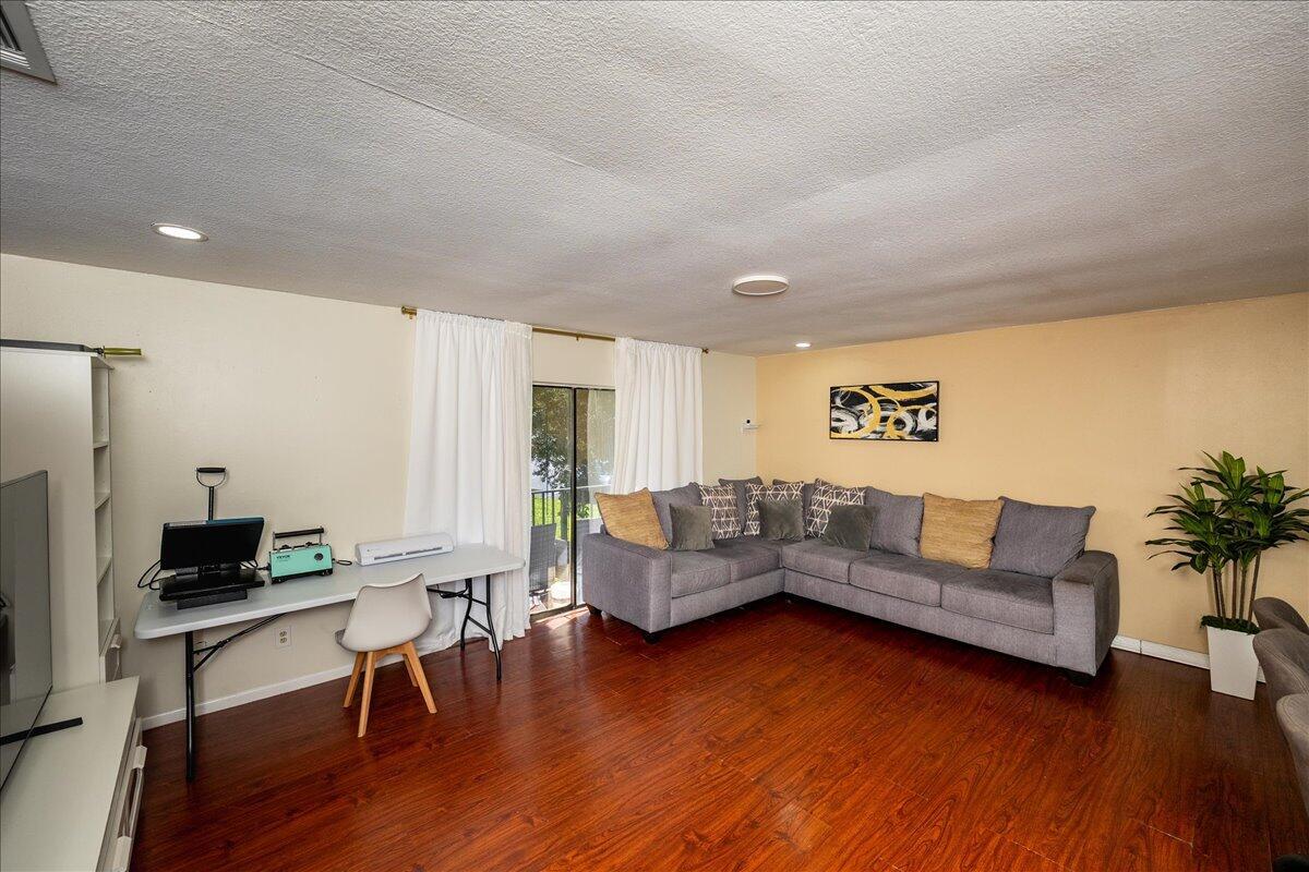 ISLAND HOUSE CONDOMINIUM PHASE III (BLDG VIII) - Residential