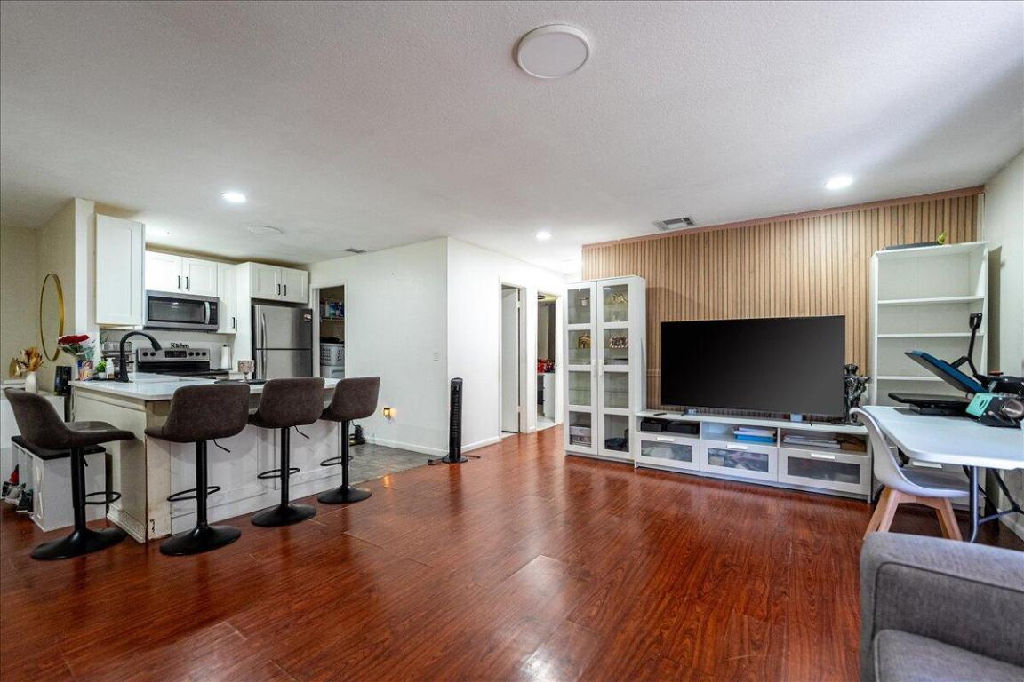 ISLAND HOUSE CONDOMINIUM PHASE III (BLDG VIII) - Residential