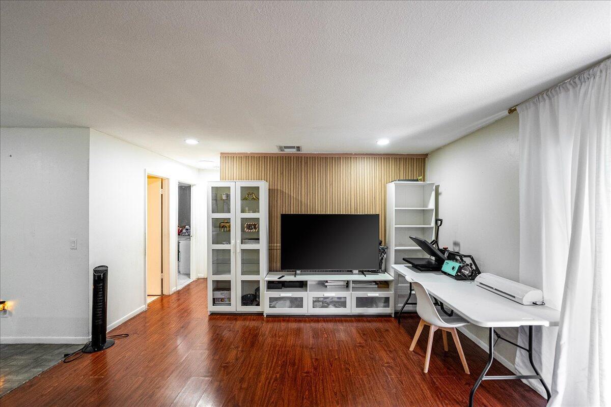 ISLAND HOUSE CONDOMINIUM PHASE III (BLDG VIII) - Residential