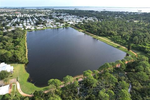 A home in Barefoot Bay