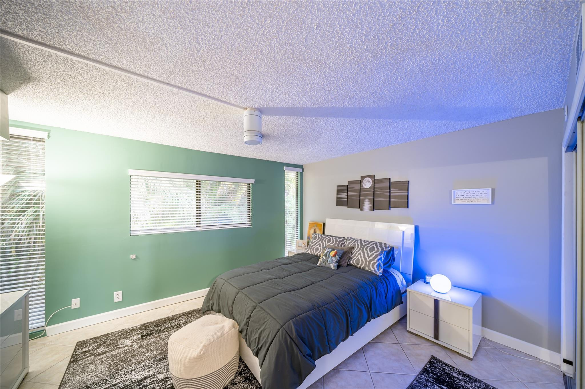 WOODS CONDO - Residential