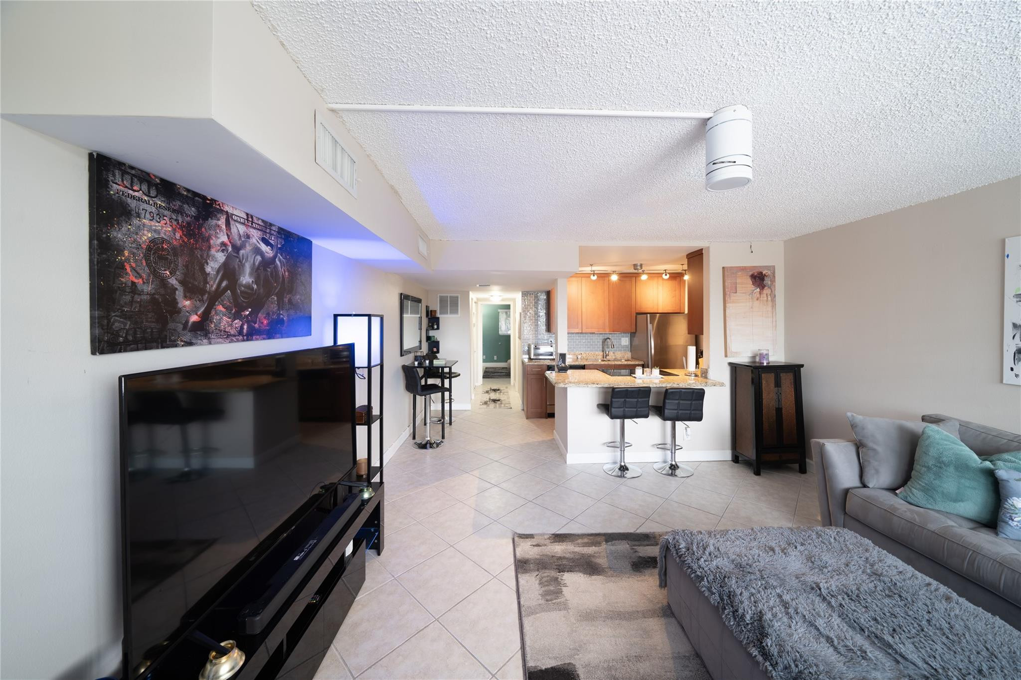 1901 N Andrews Avenue 206