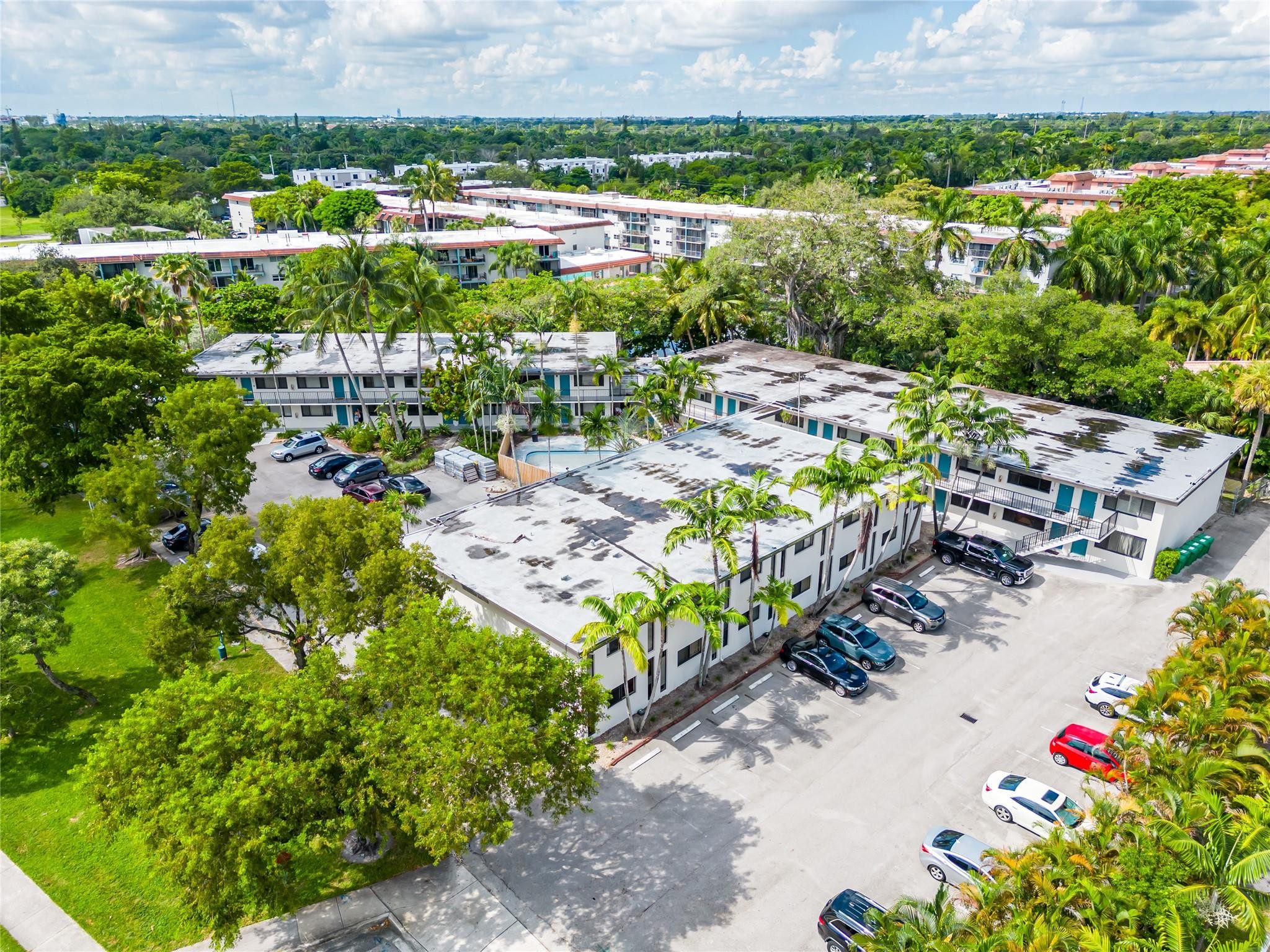 WOODS CONDO - Residential