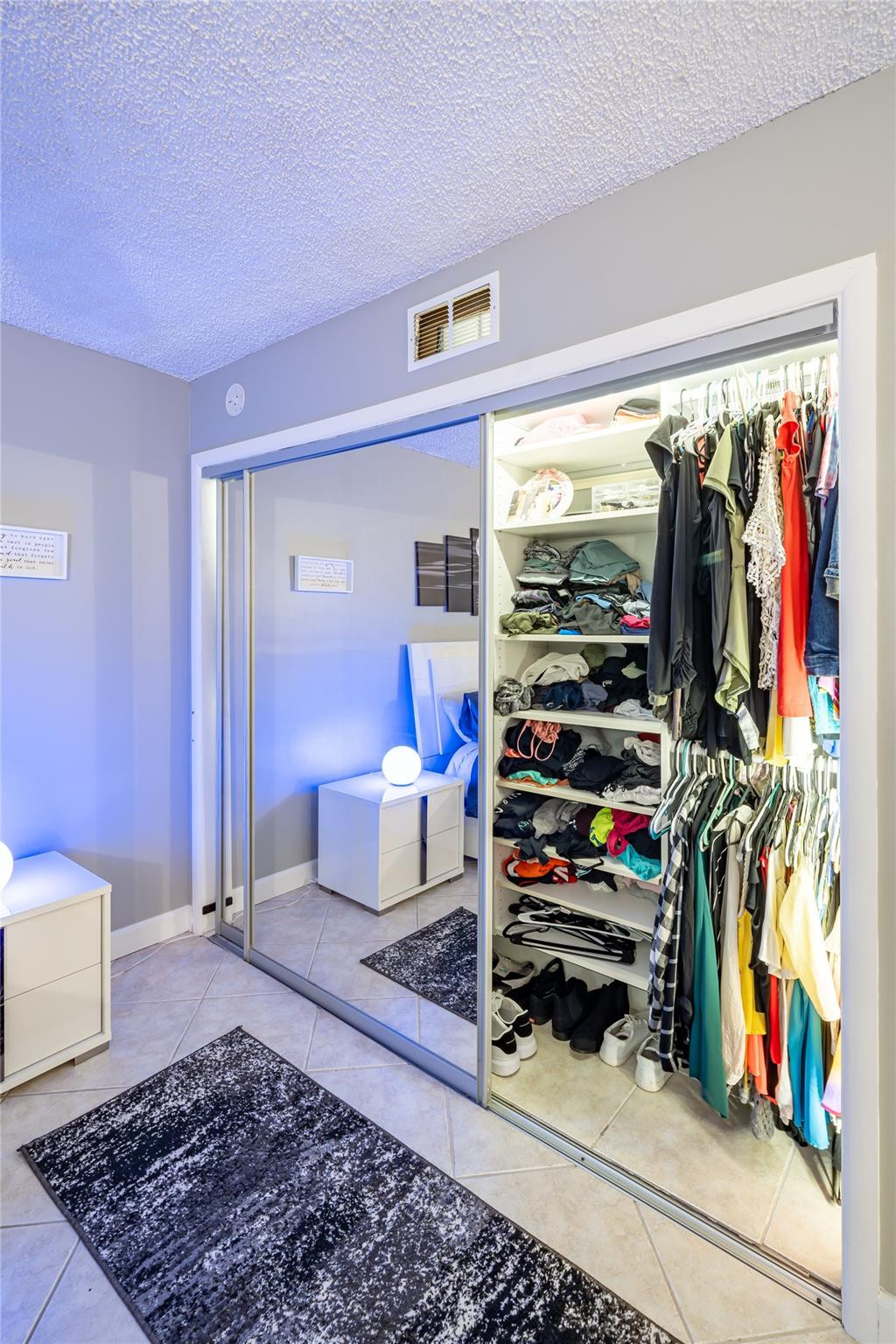 WOODS CONDO - Residential