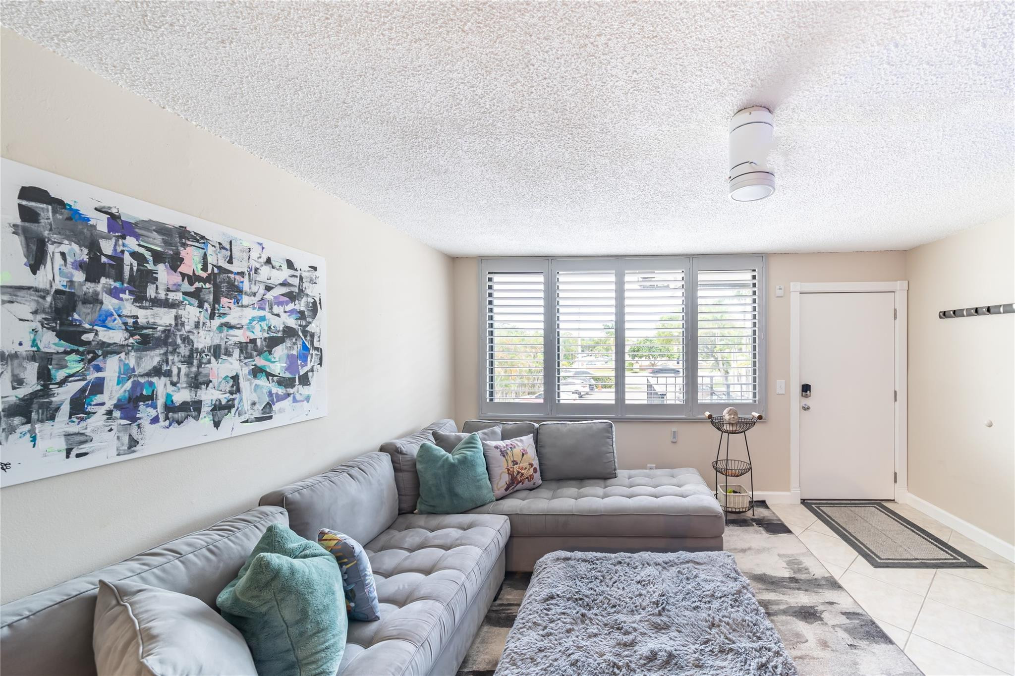 1901 N Andrews Avenue 206