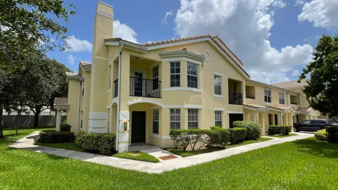 170 SW Peacock Boulevard Unit 36-104, Port St Lucie, FL MLS: R11084954
