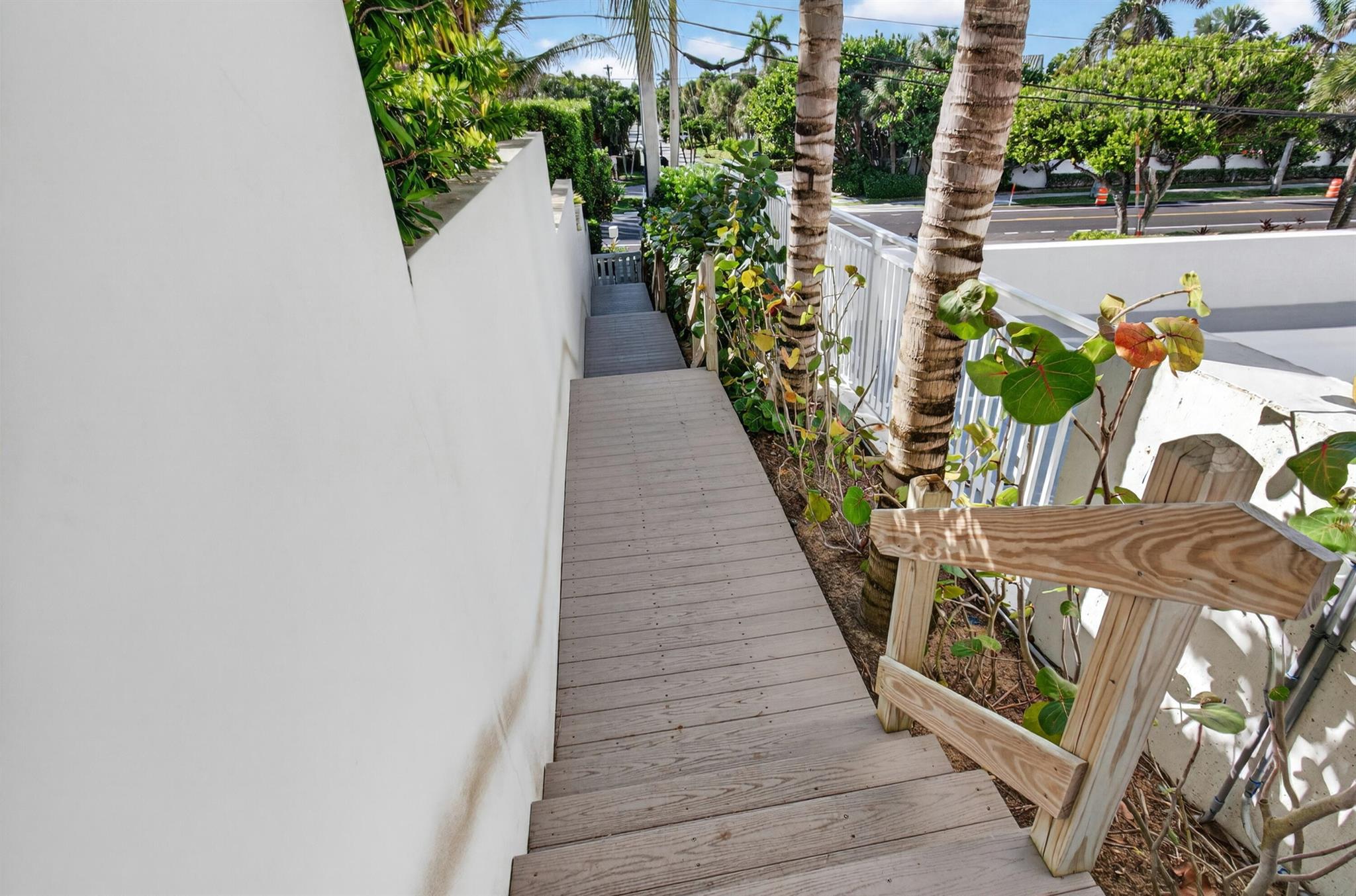 DELRAY-BY-THE-SEA - Residential