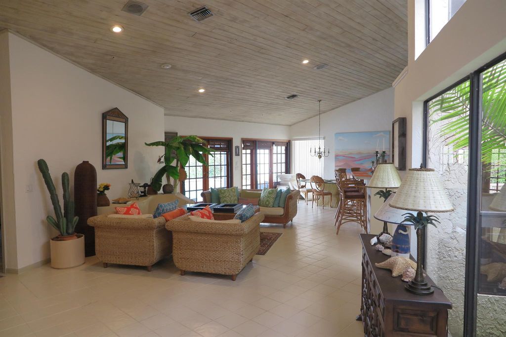 Photo of 22519 Esplanada Circle W, Boca Raton, FL 33433 (MLS # R11079174)