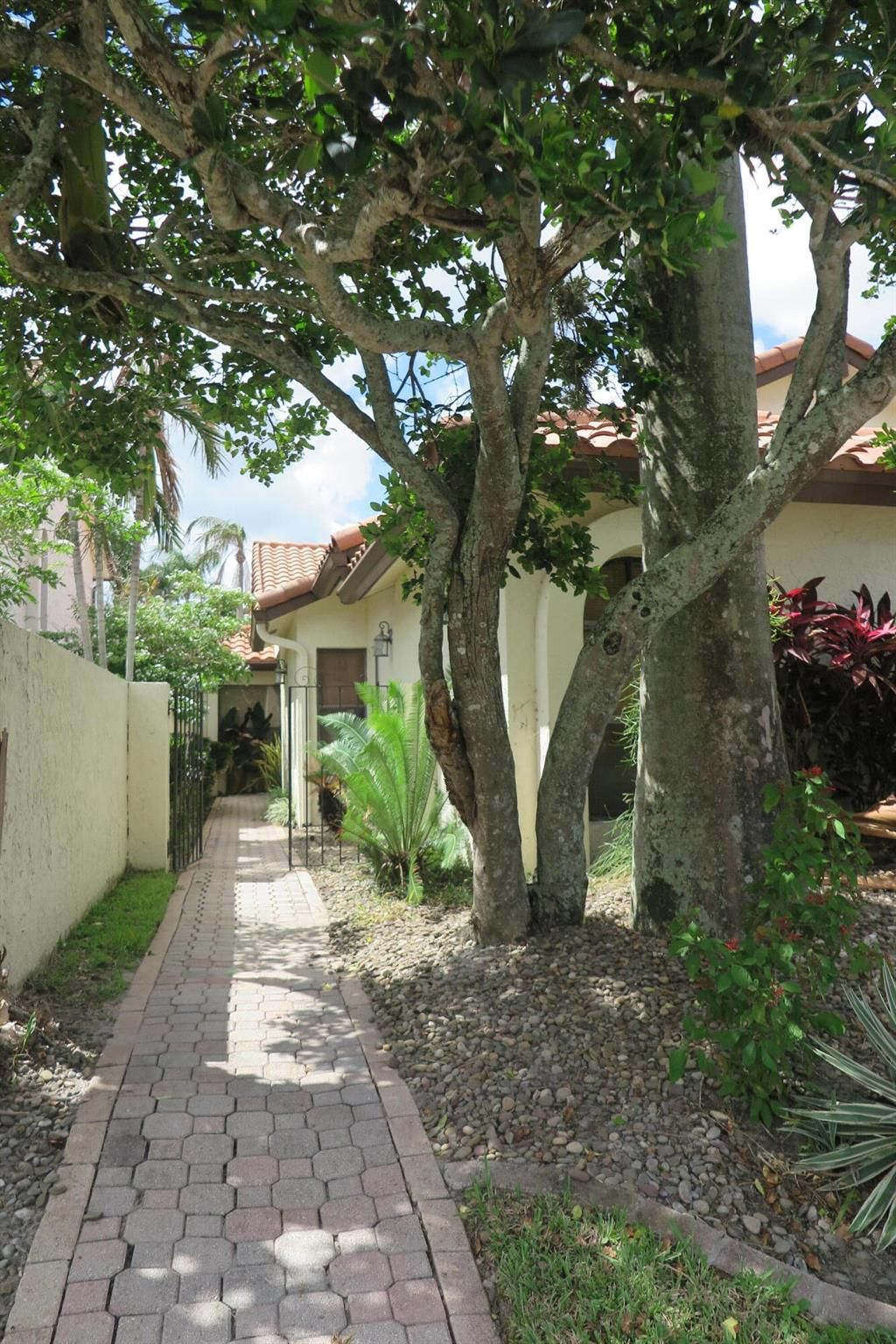 Photo of 22519 Esplanada Circle W, Boca Raton, FL 33433 (MLS # R11079174)
