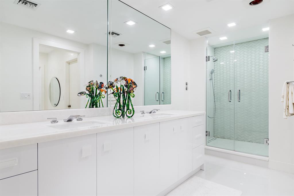 THREE THIRTY OCEAN CONDO - Residential