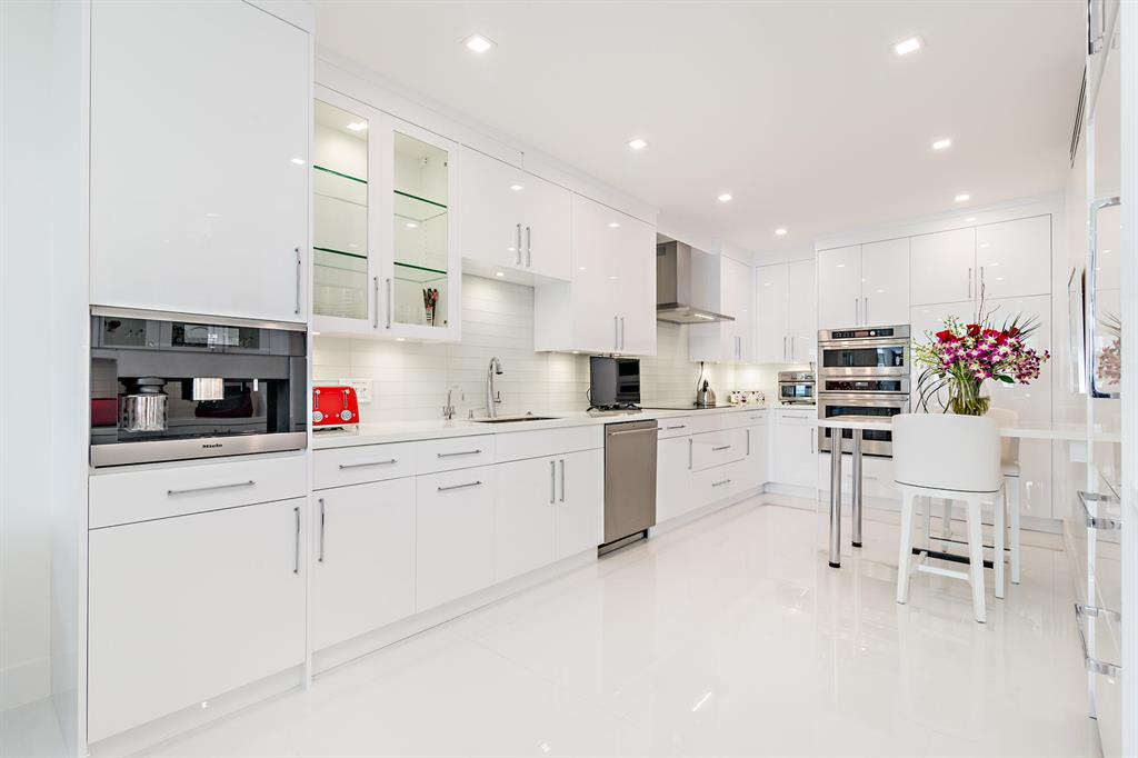 THREE THIRTY OCEAN CONDO - Residential