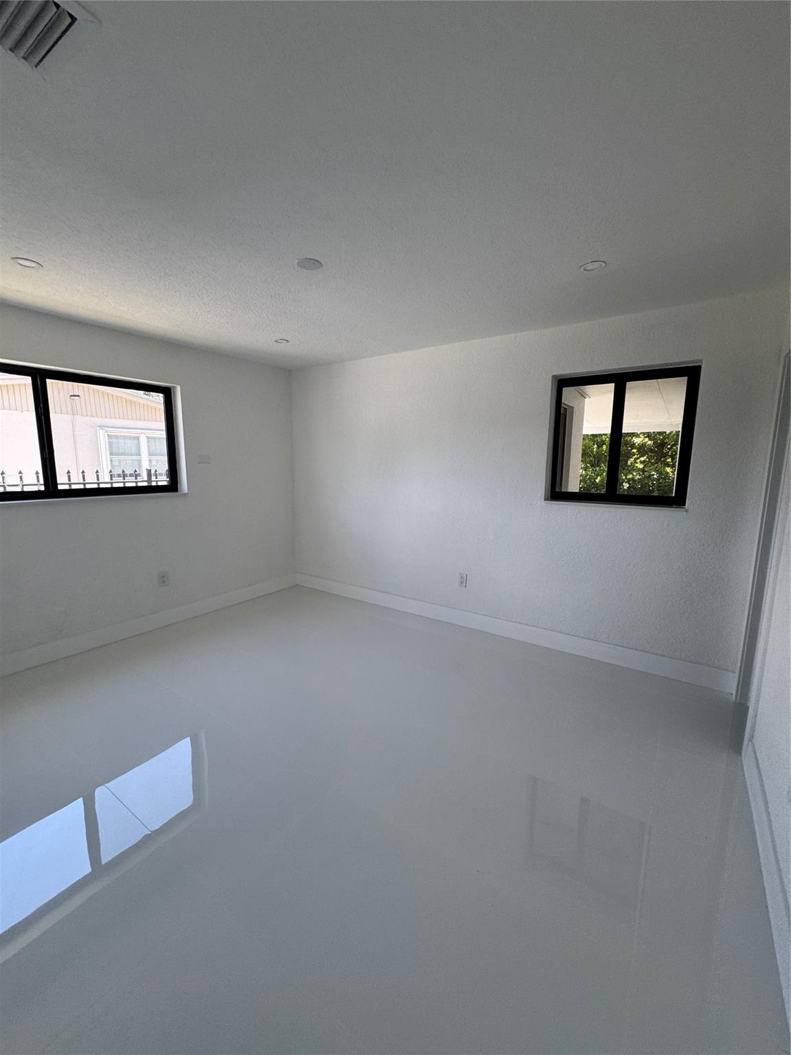 Norwood 6th Add Sec 01 - Residential Lease