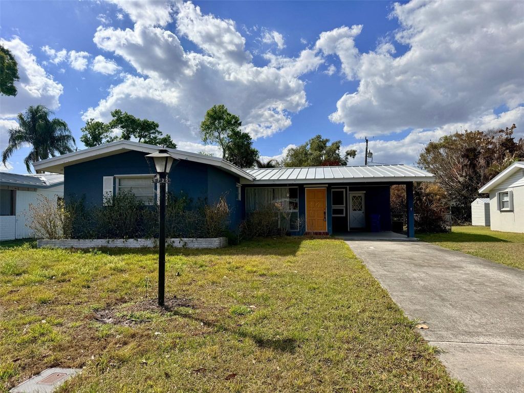 Photo of 1735 32nd Avenue, Vero Beach, FL 32960 (MLS # F10554351)