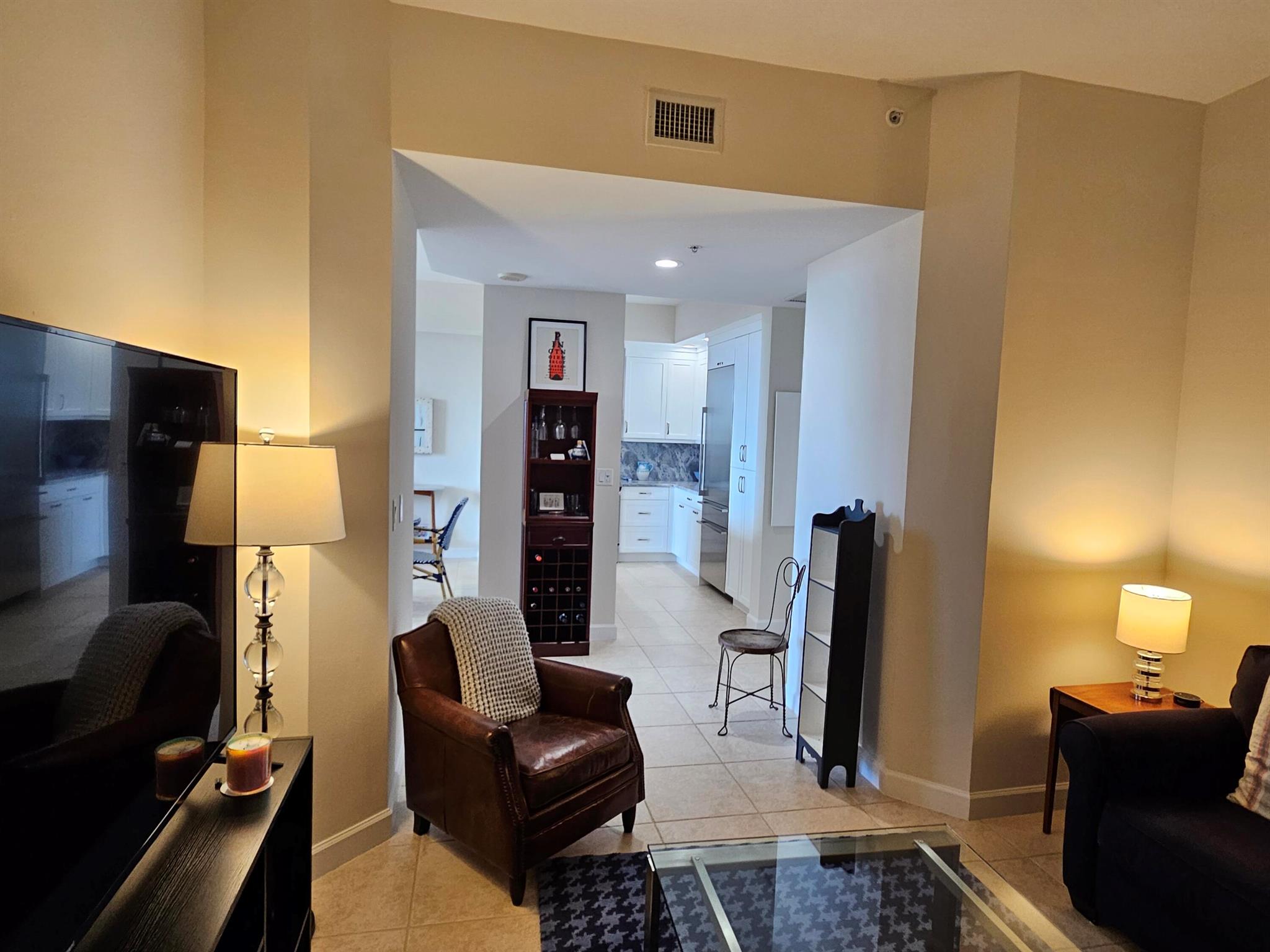 801 S Olive Avenue 902
