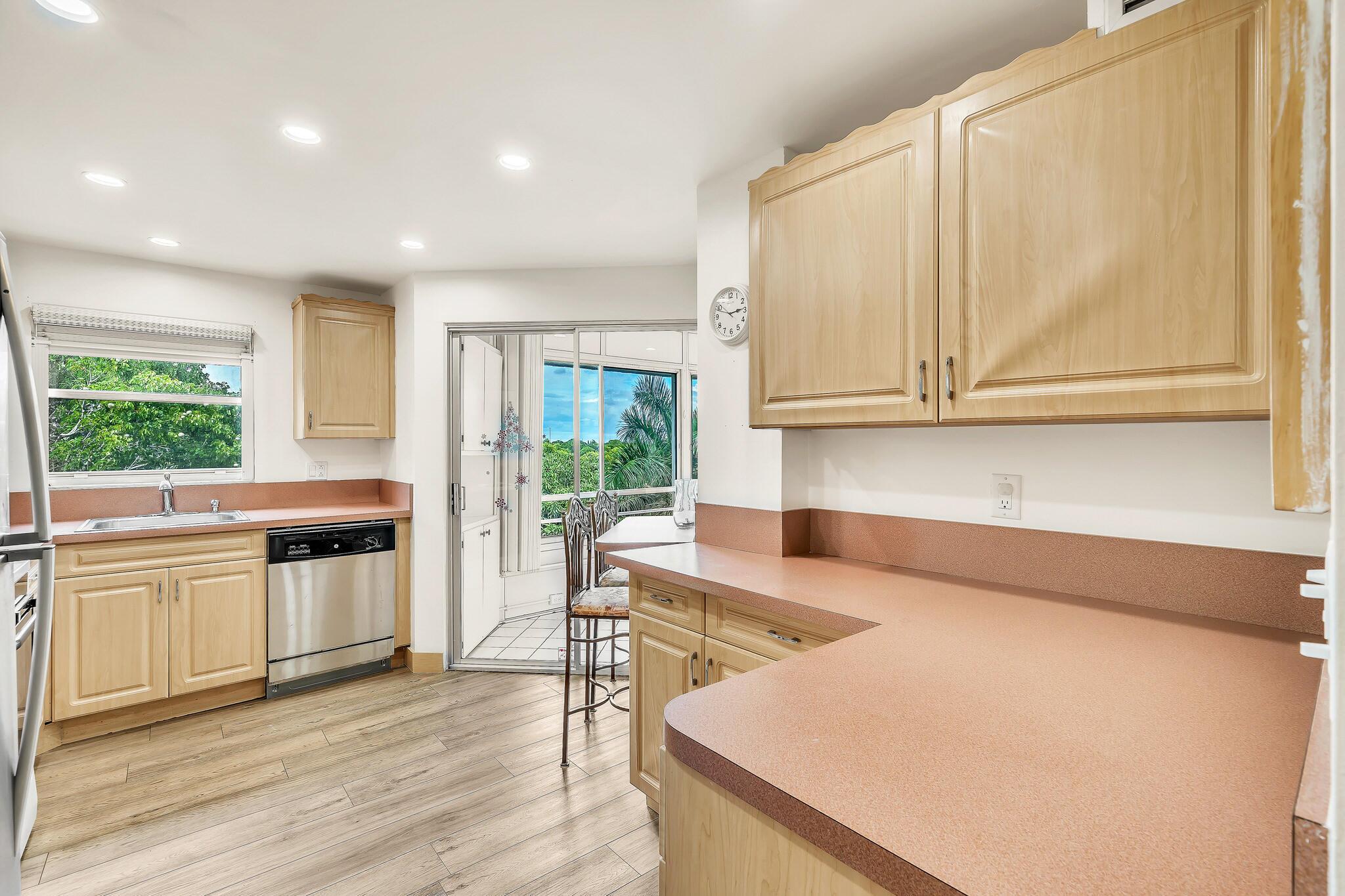 POINCIANA PLACE CONDO 1,2 - Residential