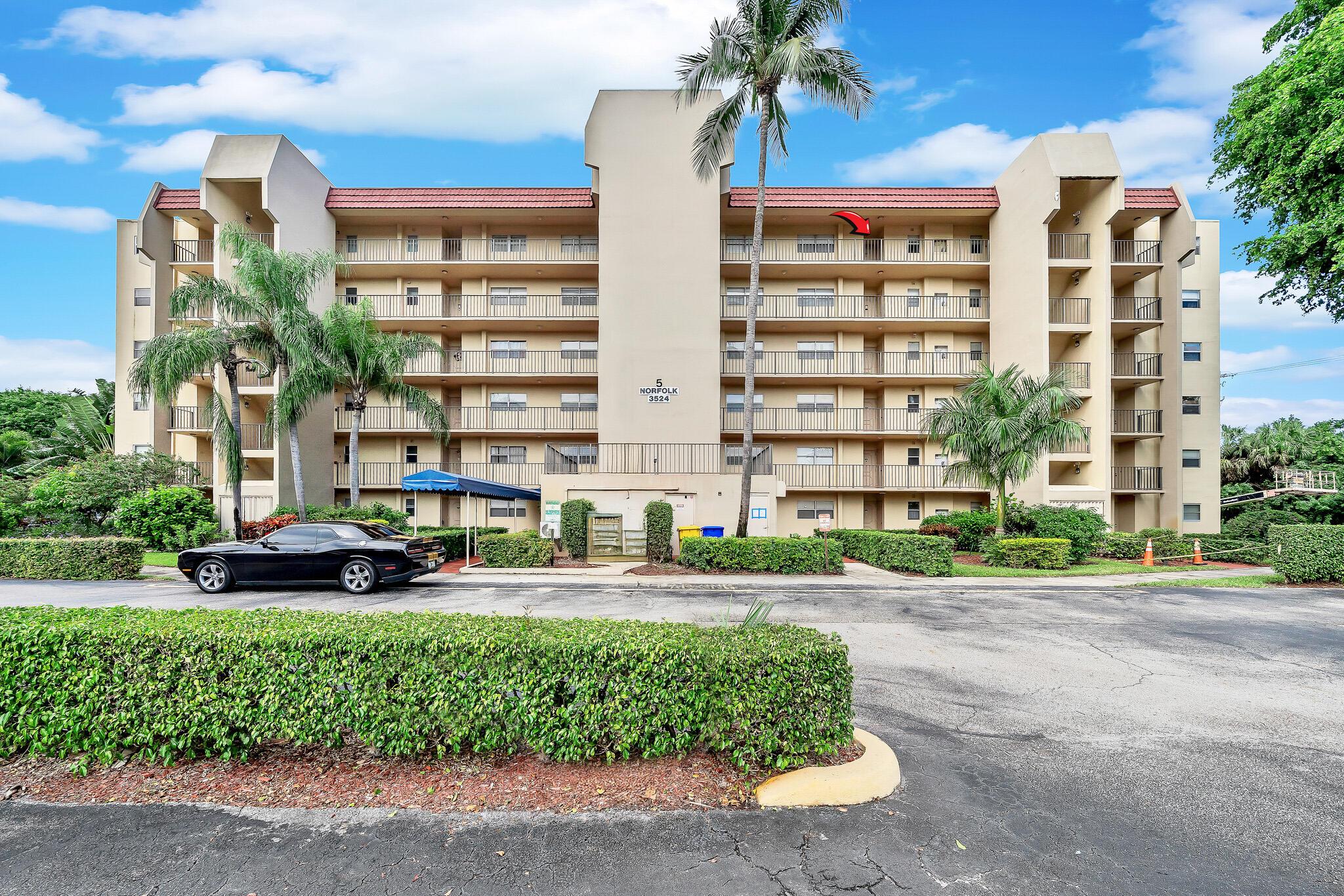 3524 Via Poinciana 604